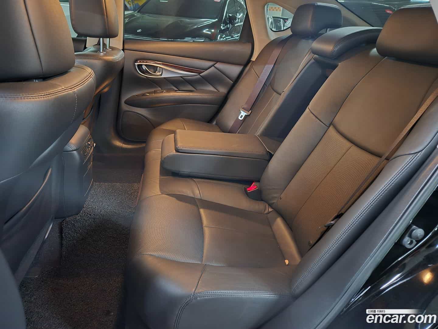 Q70 Infiniti 2016.7-OPTION-021