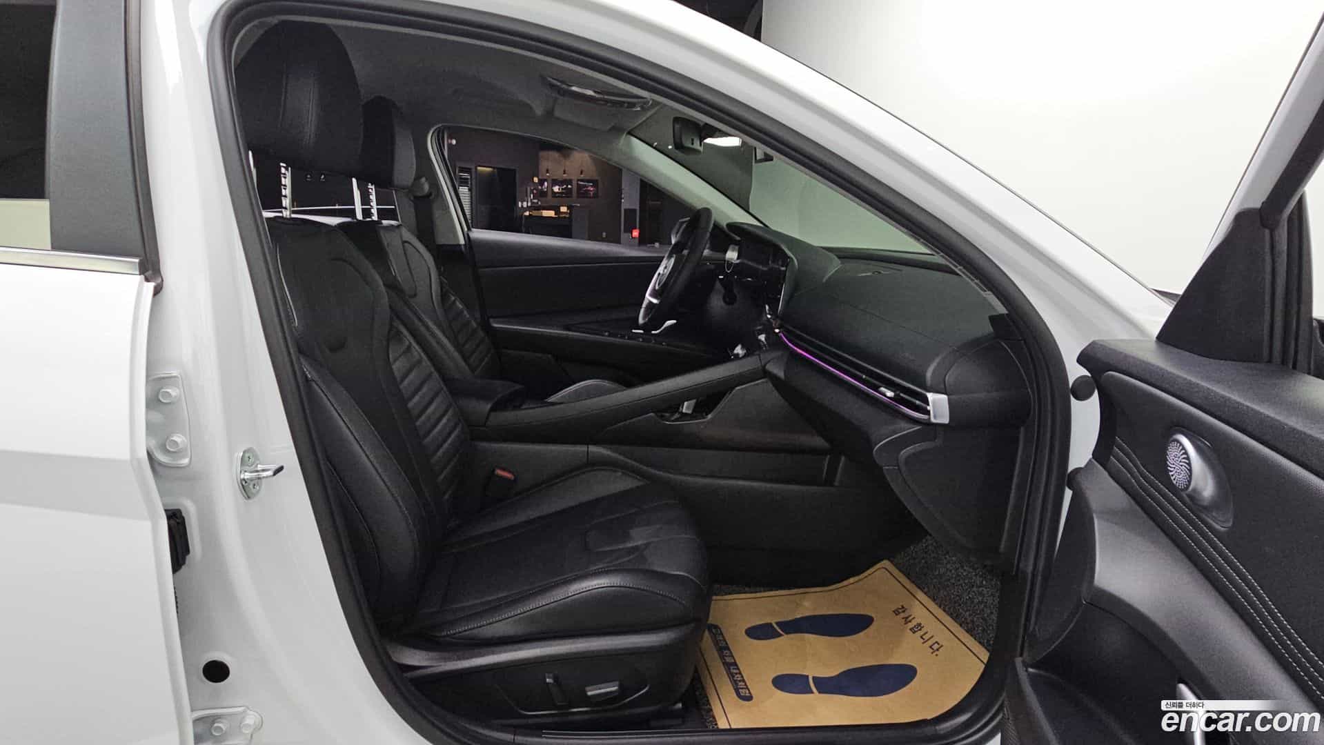 AVANTE Hyundai 2022.10-OPTION-016