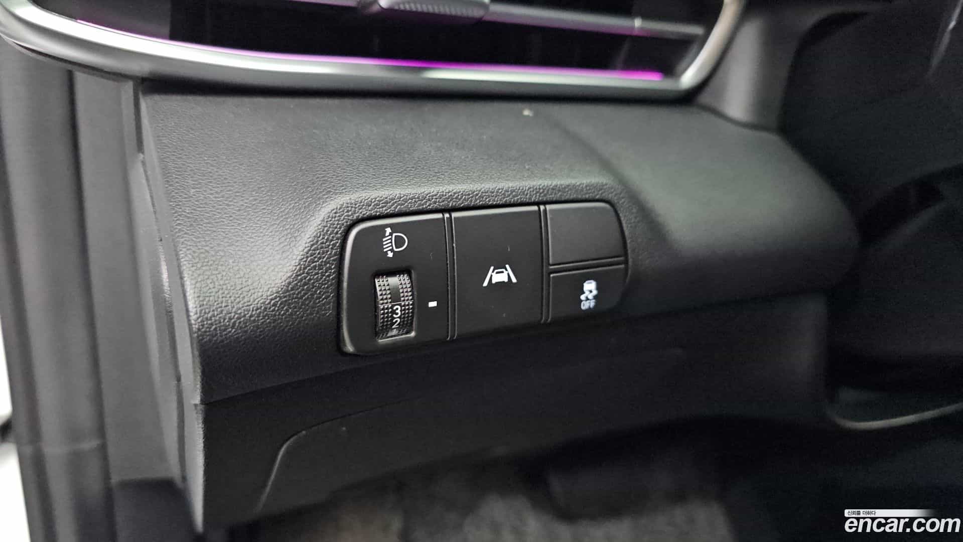 AVANTE Hyundai 2022.10-OPTION-018