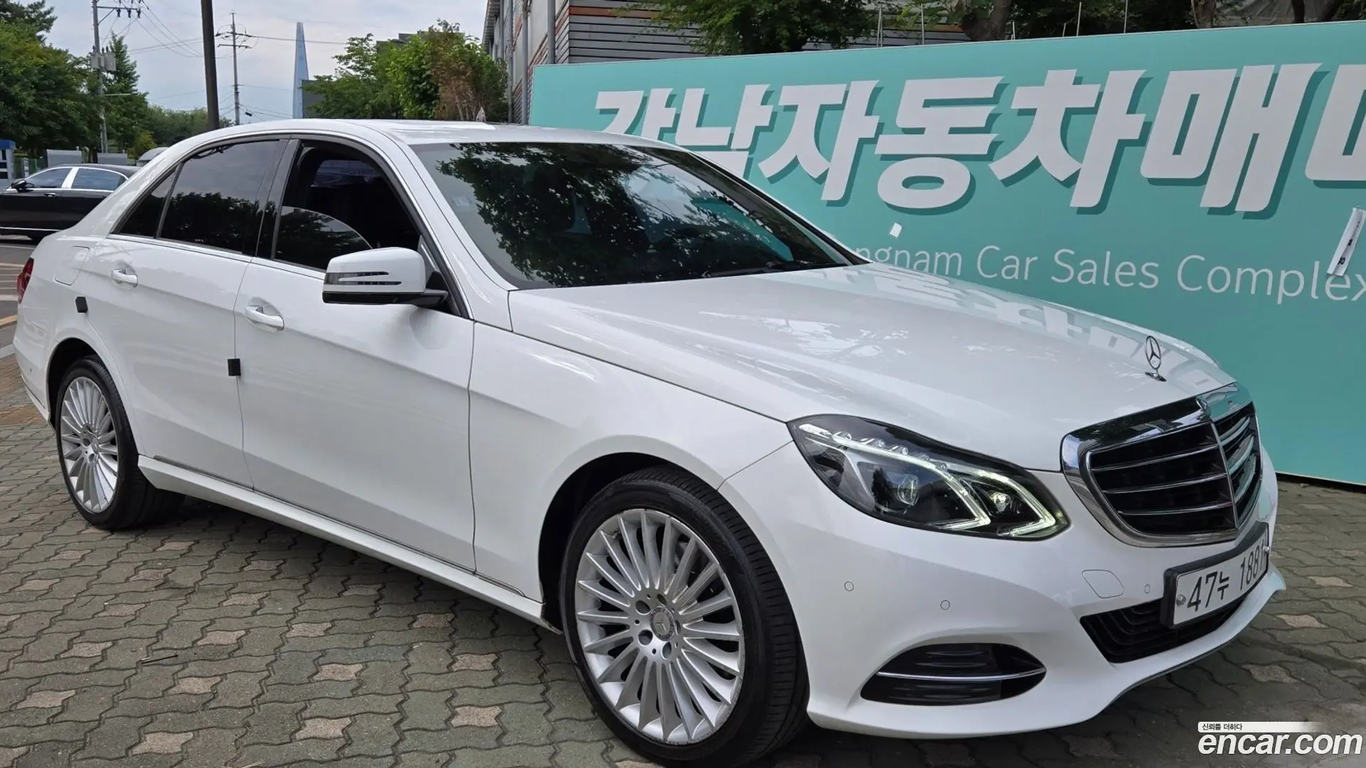 Main__Slider__Photo:E-Class Mercedes-Benz 2015.6-0