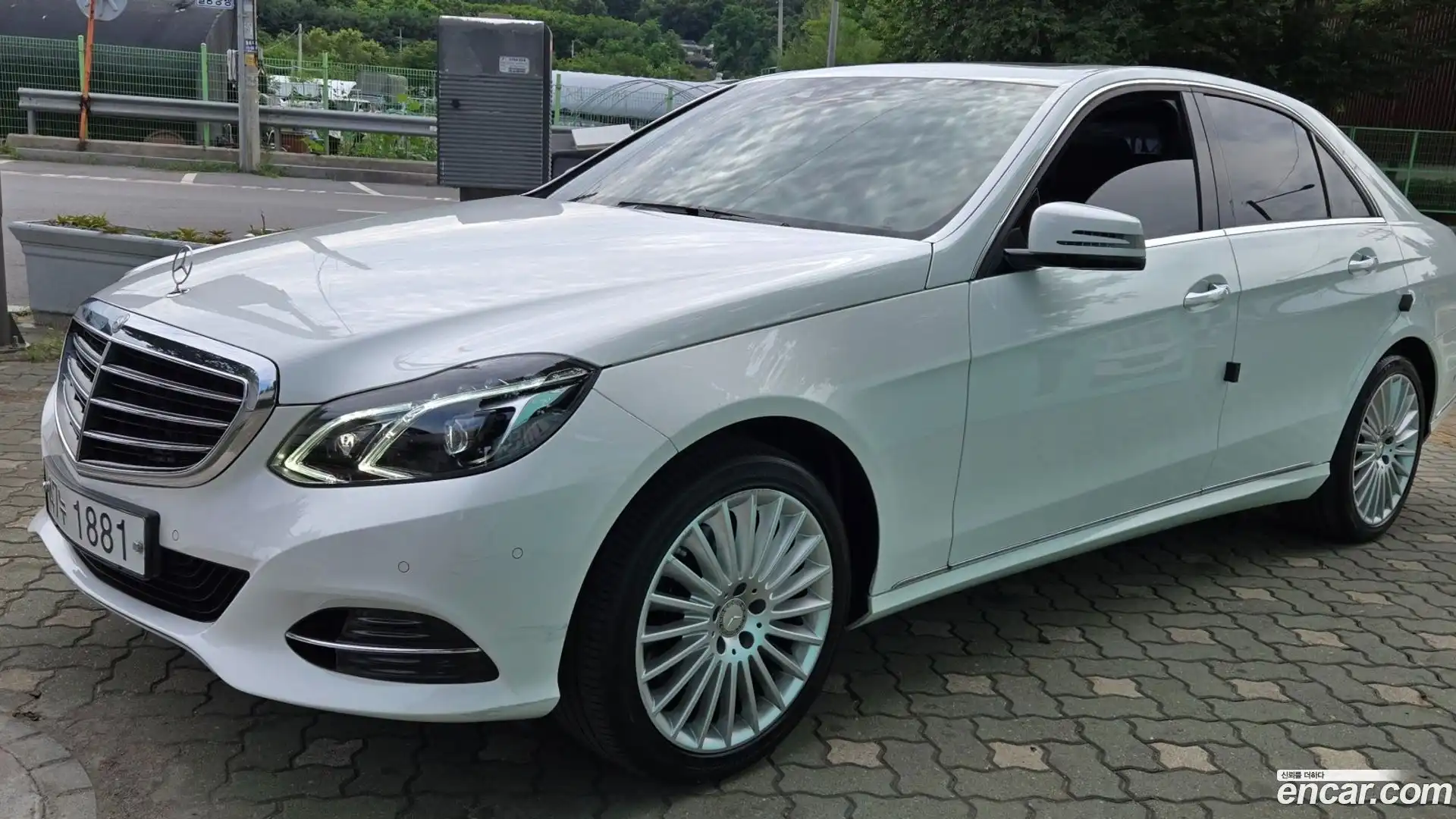 E-Class Mercedes-Benz 2015.6-OPTION-015