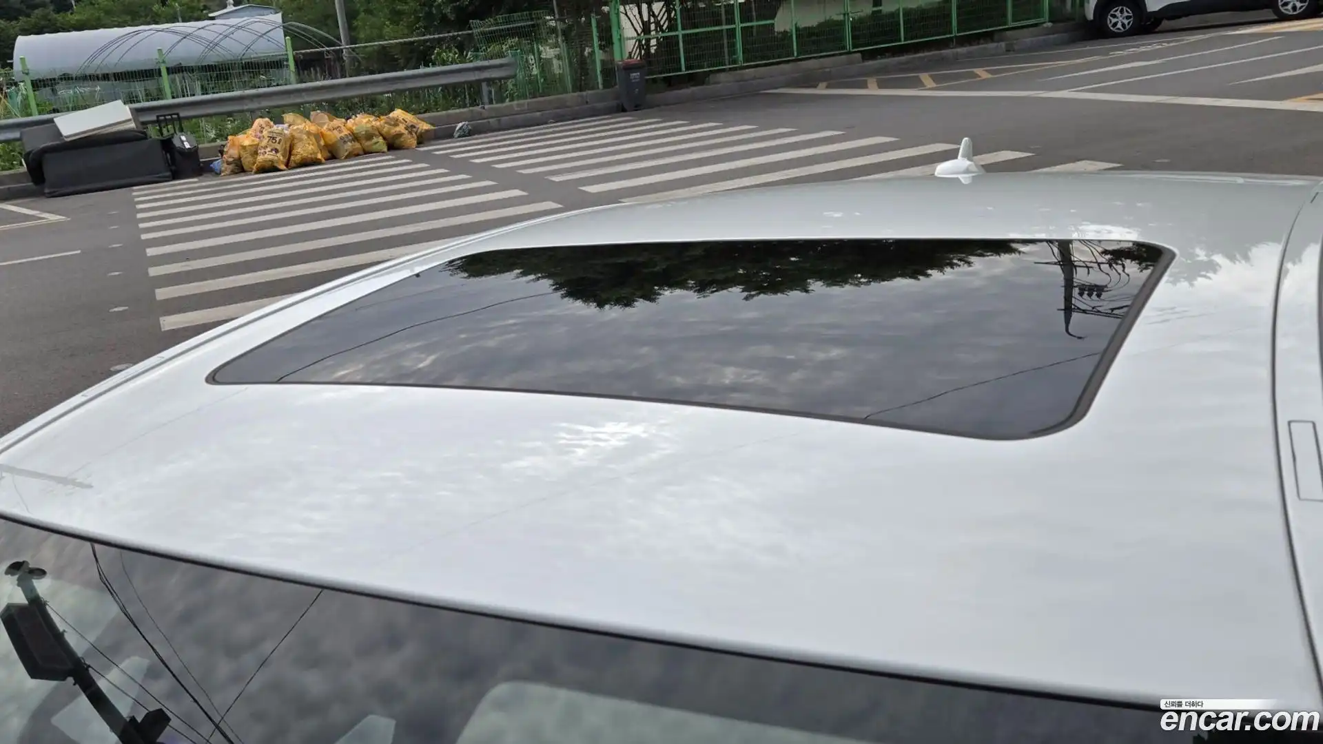 E-Class Mercedes-Benz 2015.6-OPTION-017