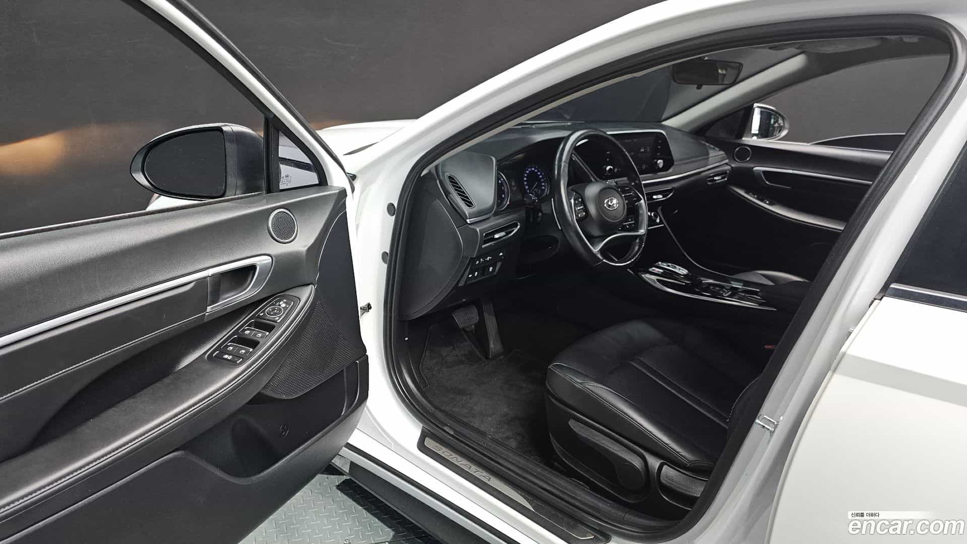 Sonata Hyundai 2022.2-INNER-010