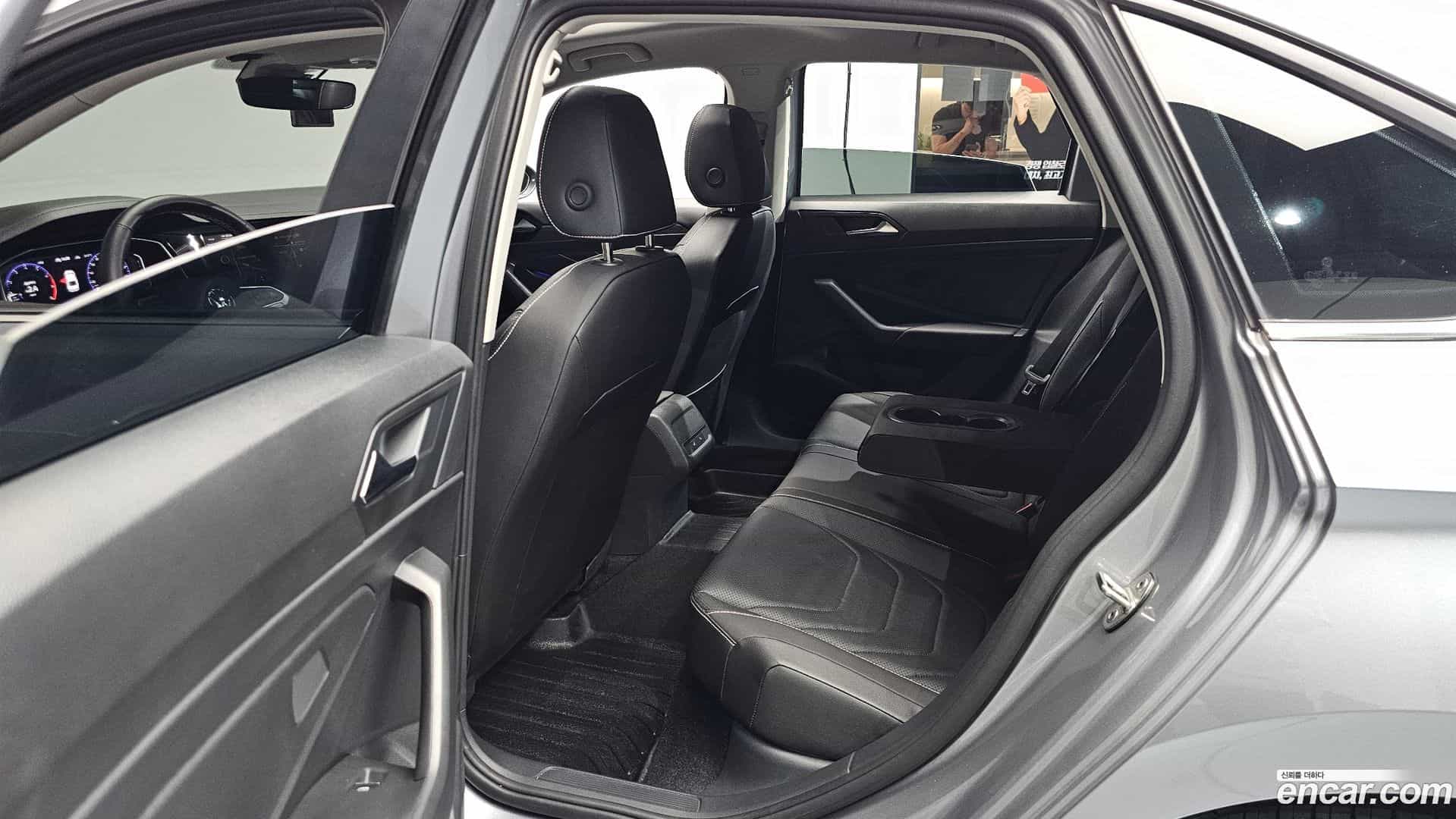 Jetta Volkswagen 2023.11-OPTION-016