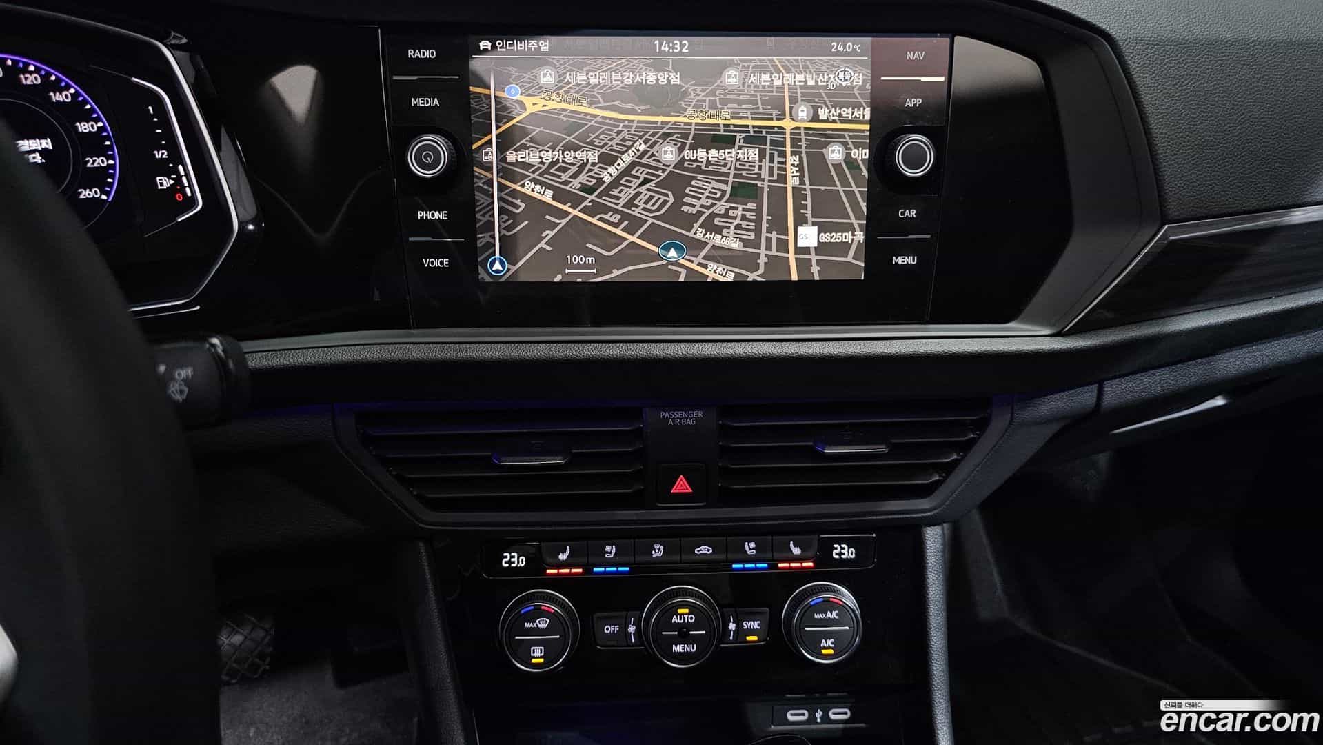 Jetta Volkswagen 2023.11-OPTION-018