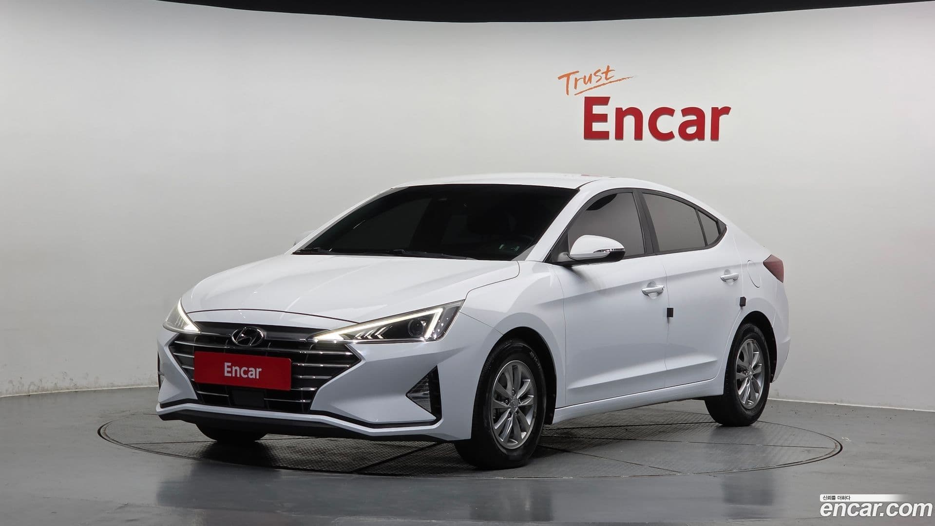Main__Slider__Photo:AVANTE Hyundai 2019.9-0