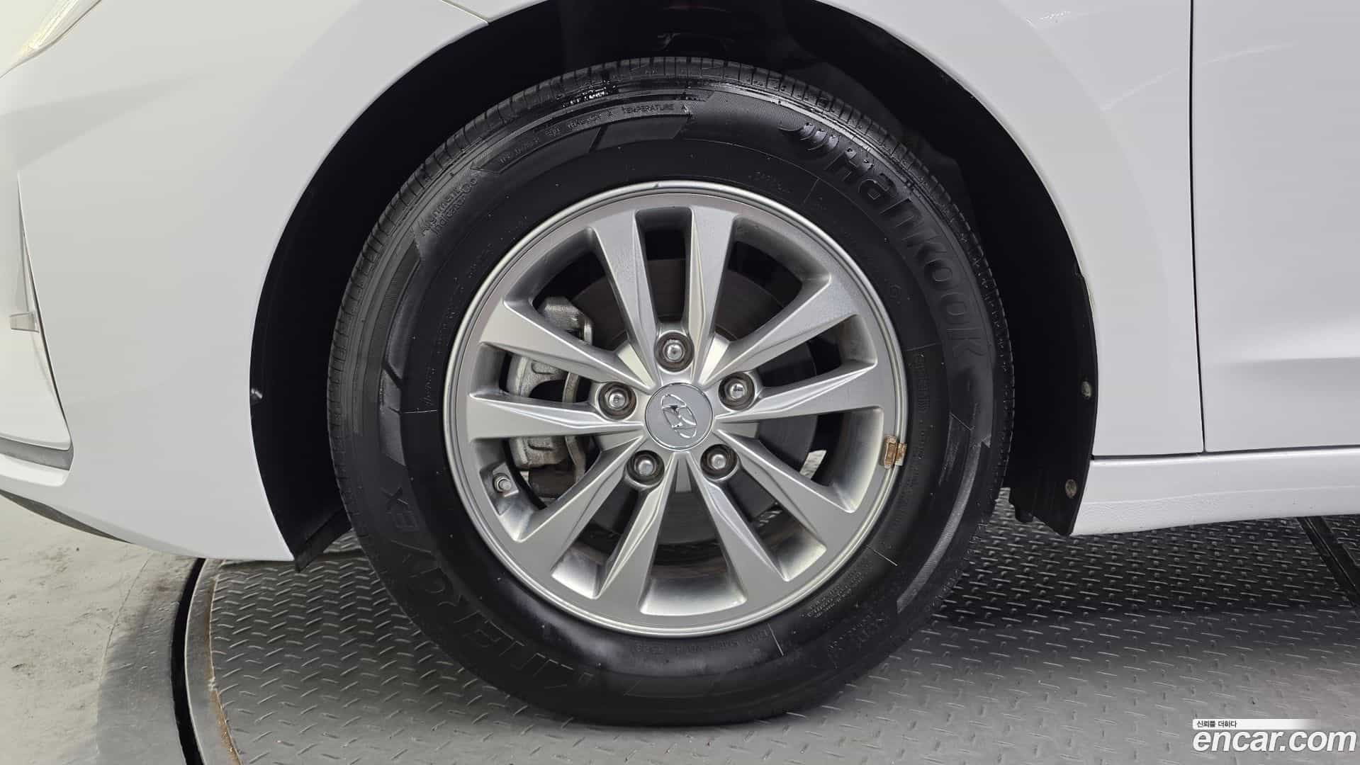 AVANTE Hyundai 2019.9-OUTER-005