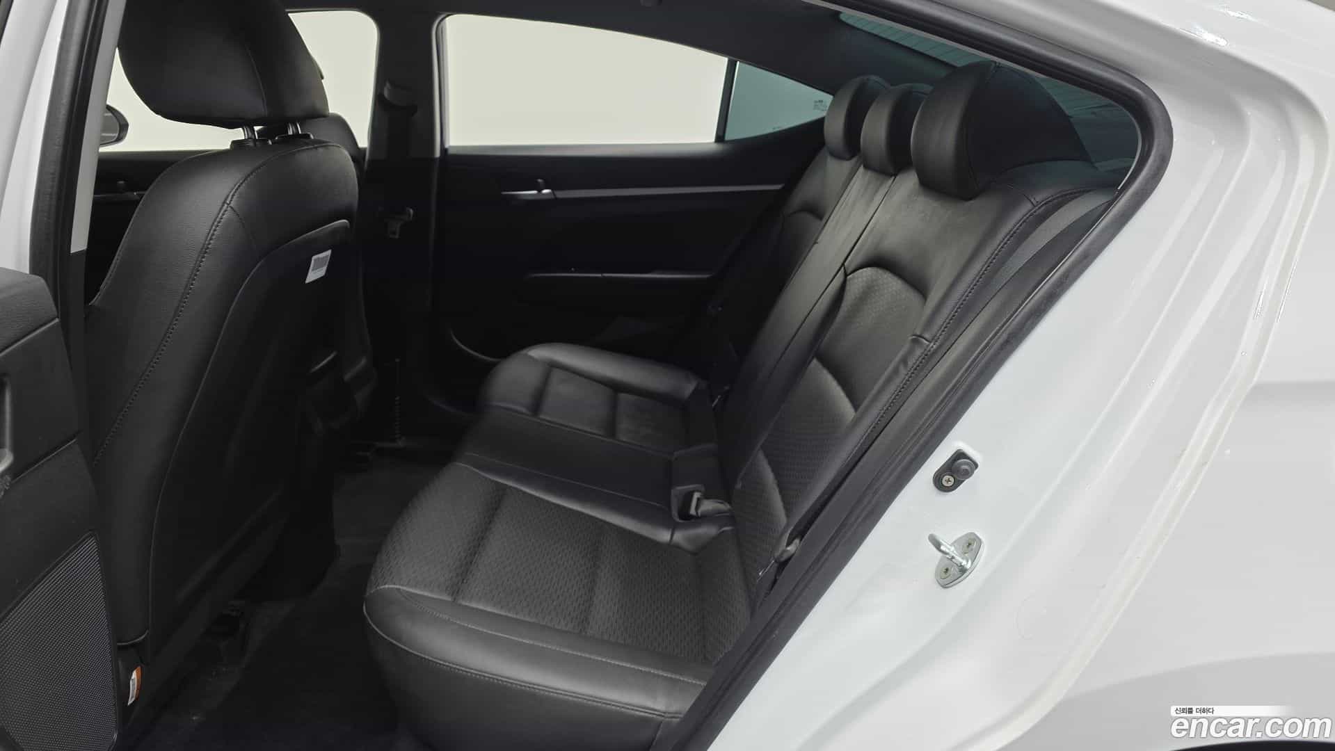 AVANTE Hyundai 2019.9-OPTION-016