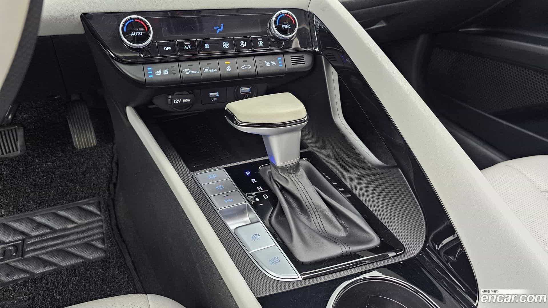 AVANTE Hyundai 2022.11-INNER-009