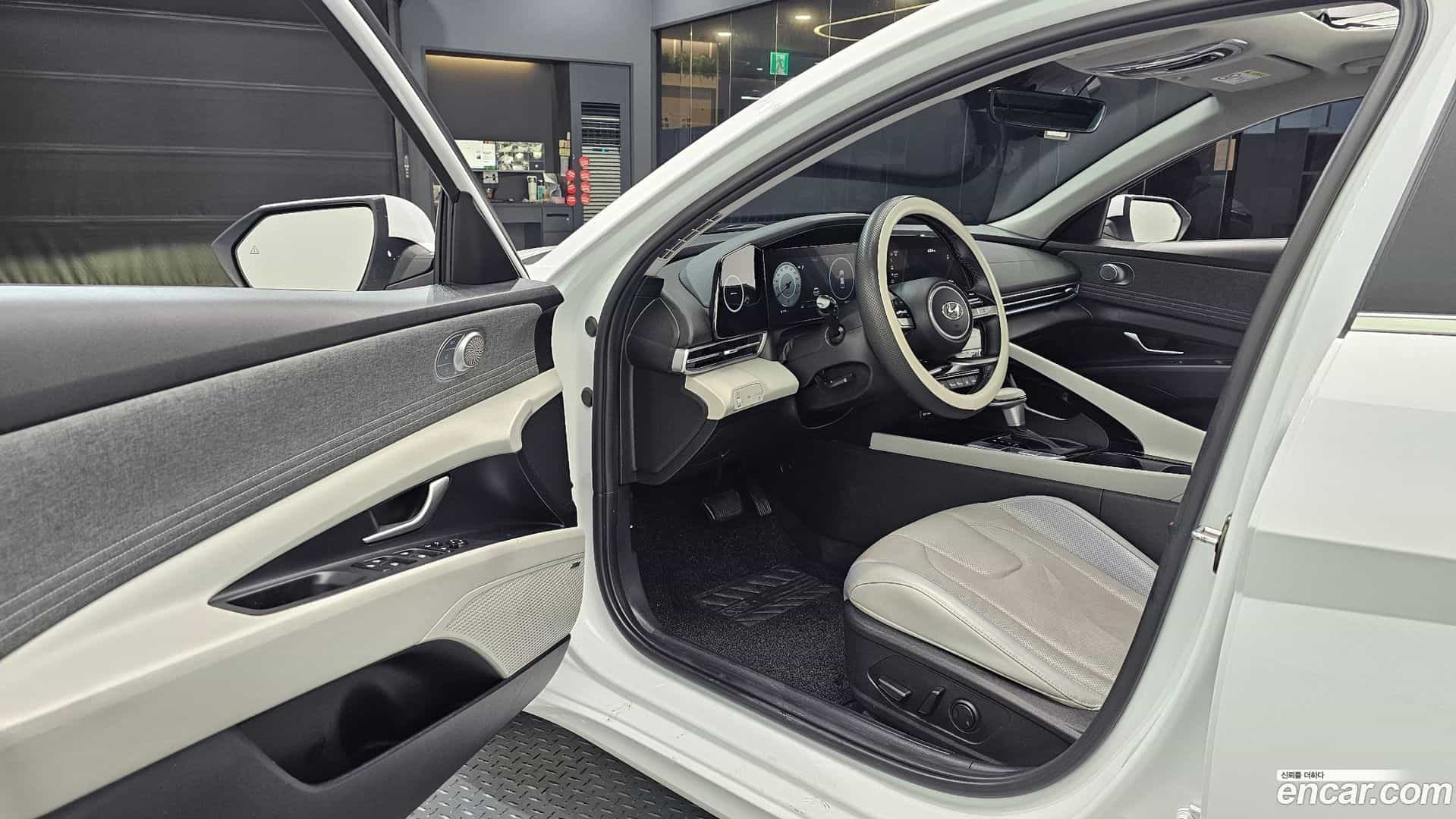 AVANTE Hyundai 2022.11-INNER-010