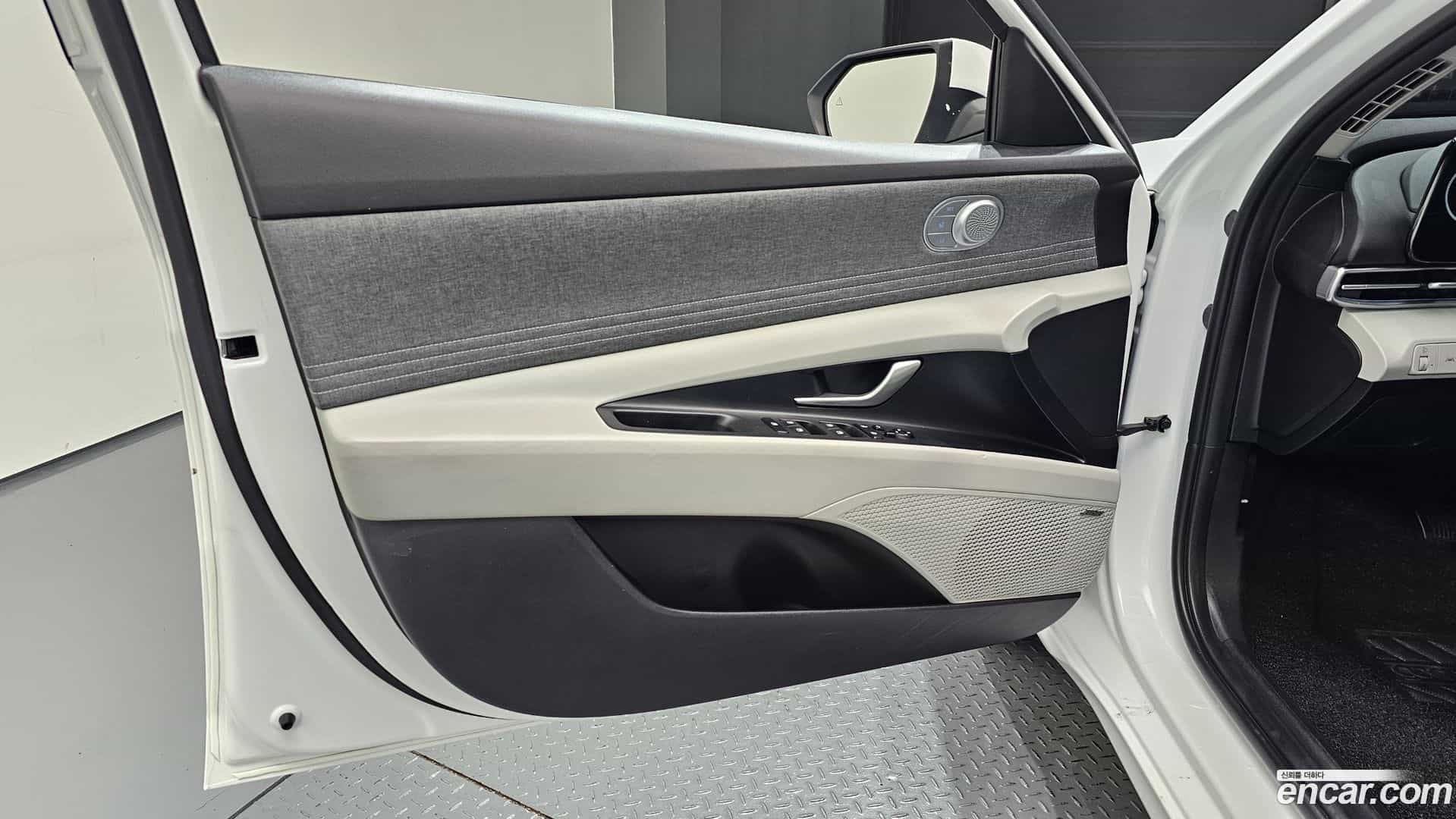 AVANTE Hyundai 2022.11-INNER-034