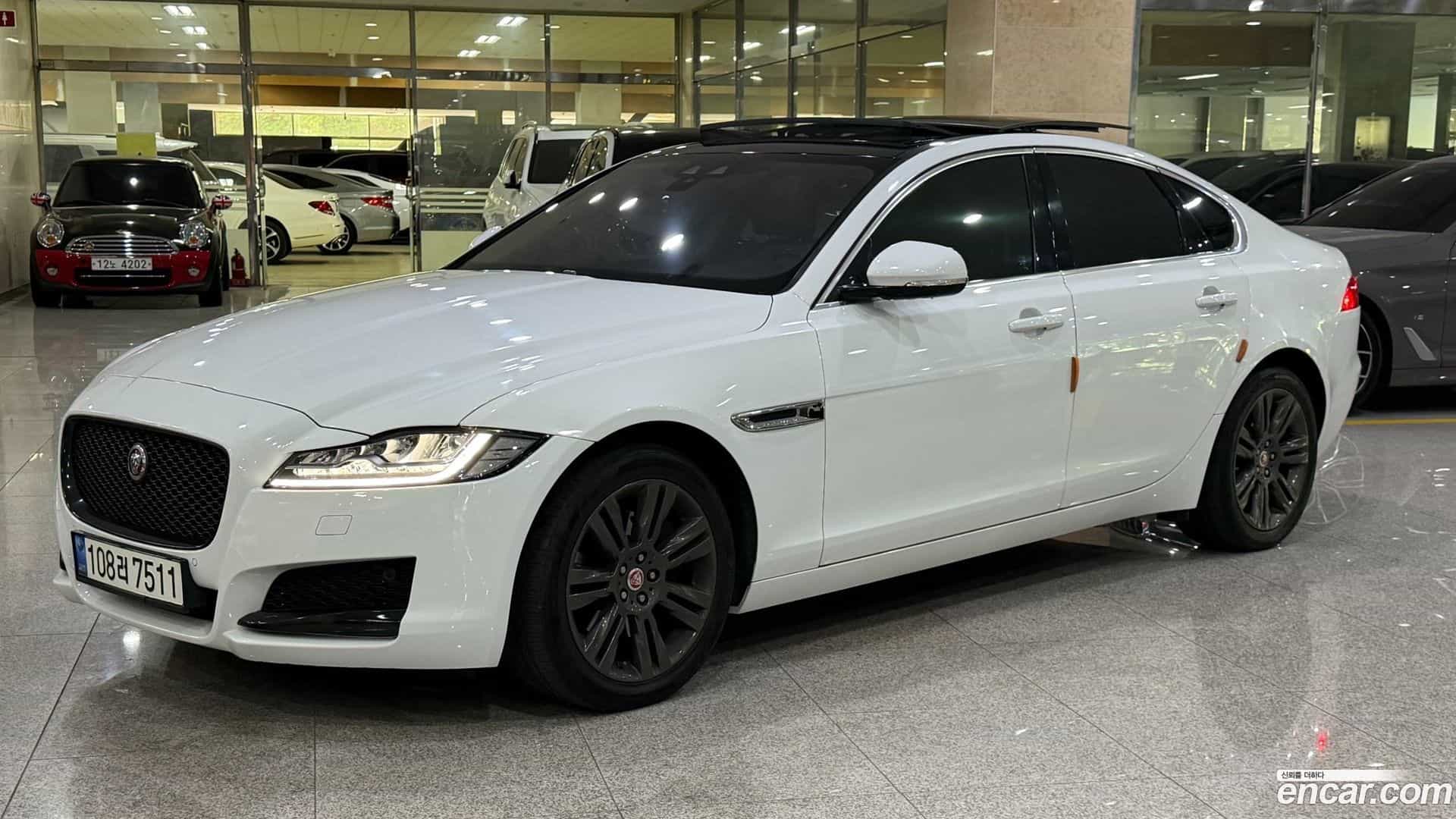 XF Jaguar 2018.2-OUTER-001