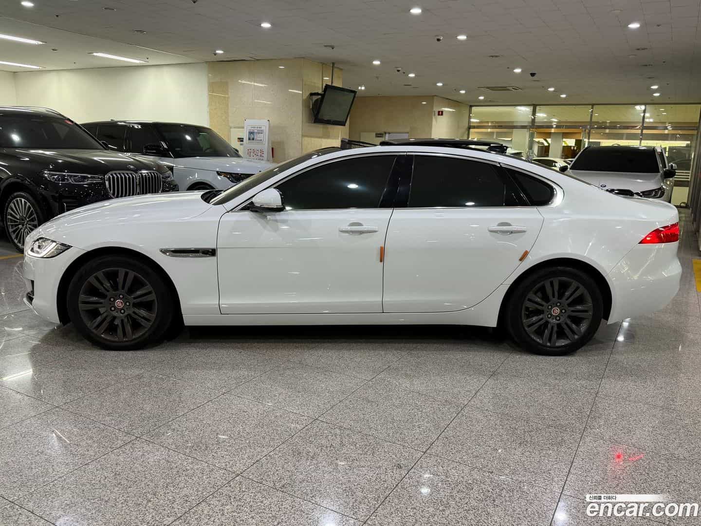 XF Jaguar 2018.2-OUTER-003
