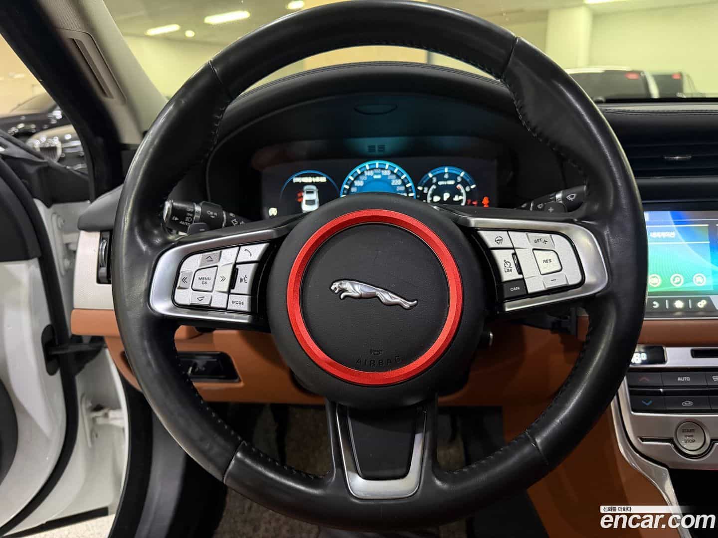 XF Jaguar 2018.2-INNER-009