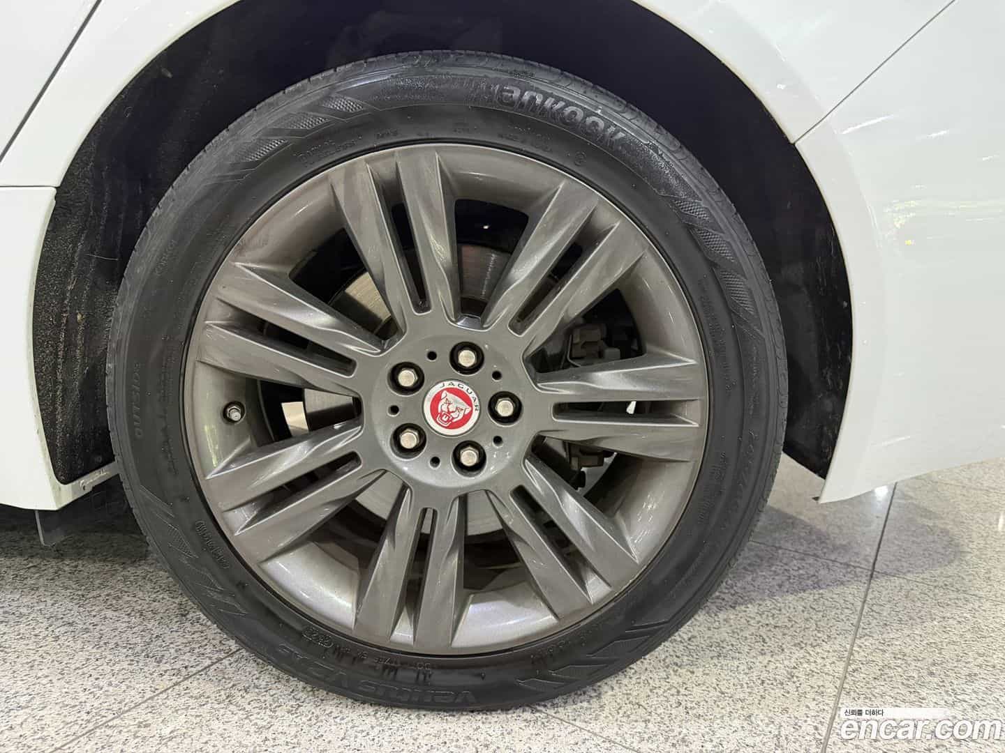 XF Jaguar 2018.2-OPTION-024