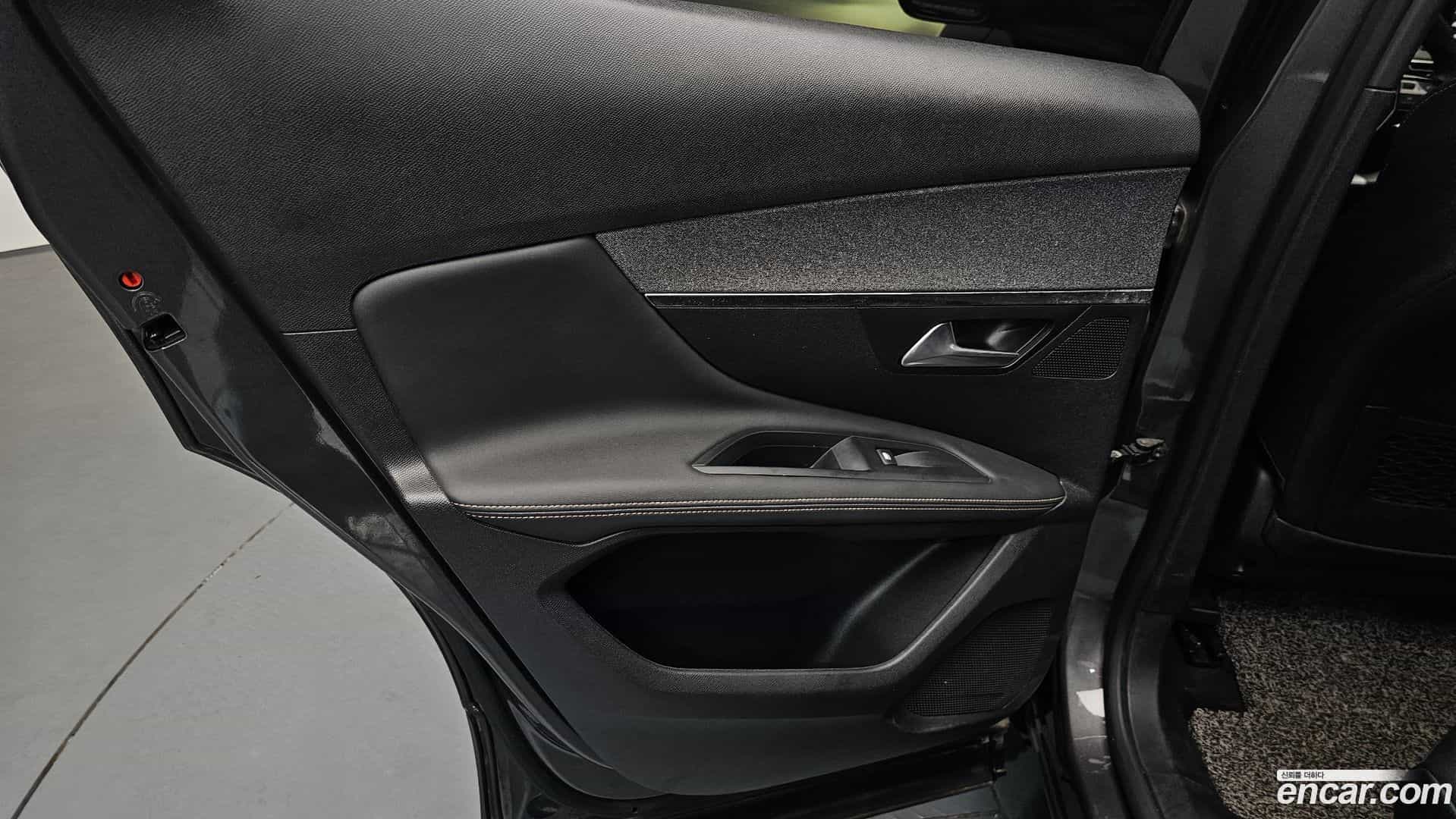 3008 Peugeot 2020.1-INNER-035