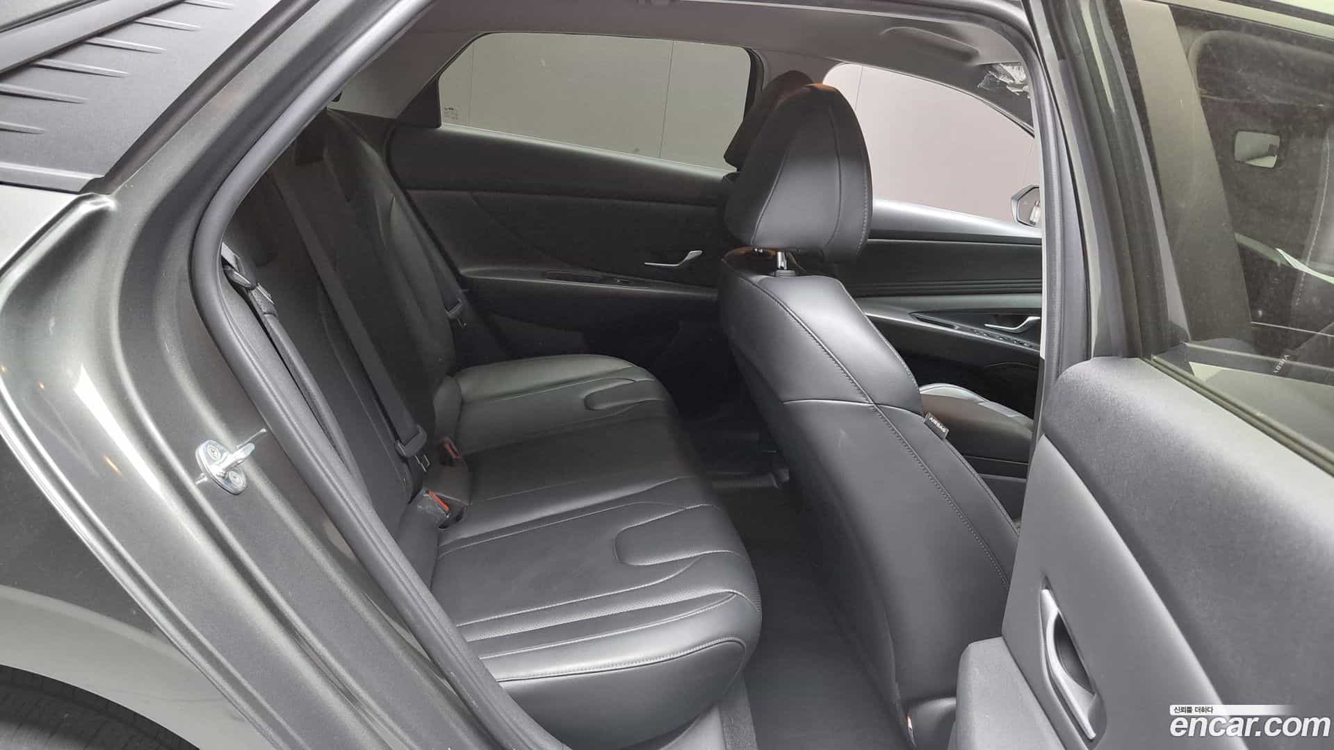 AVANTE Hyundai 2022.6-OPTION-023