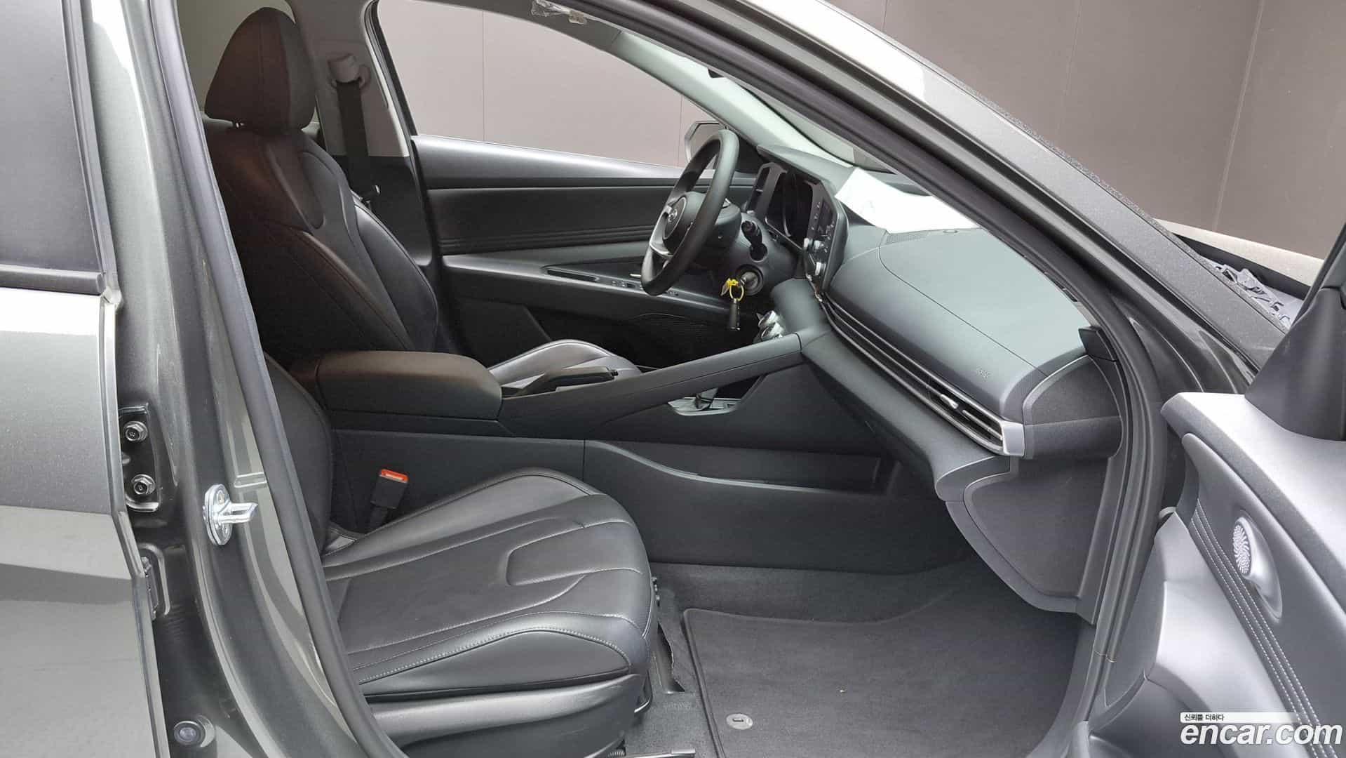 AVANTE Hyundai 2022.6-INNER-036