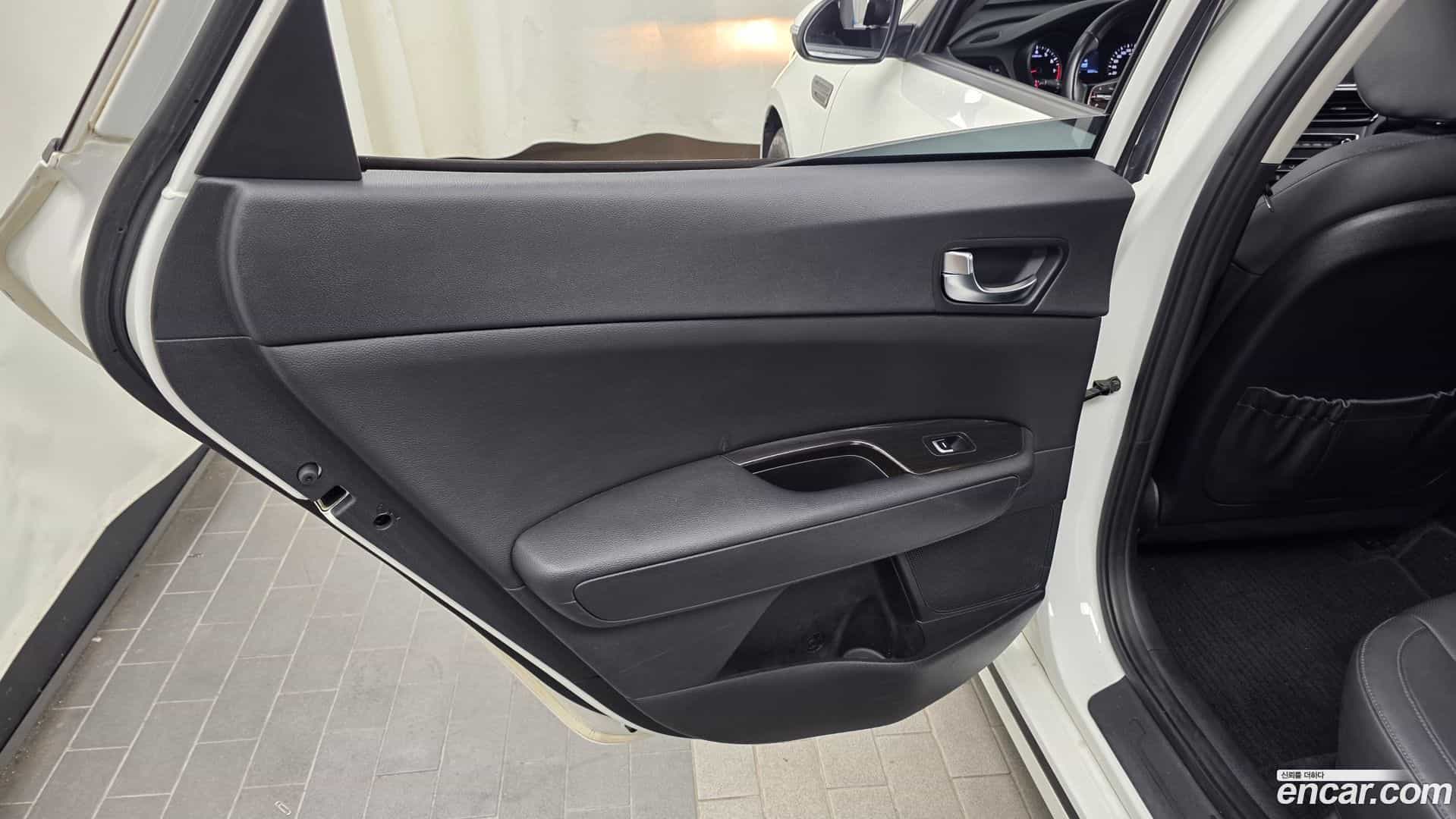 K5 Kia 2018.10-INNER-035
