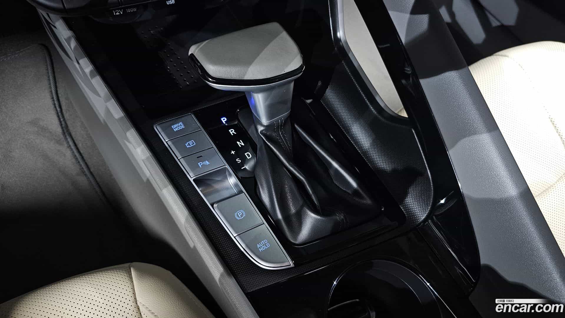AVANTE Hyundai 2023.1-INNER-009