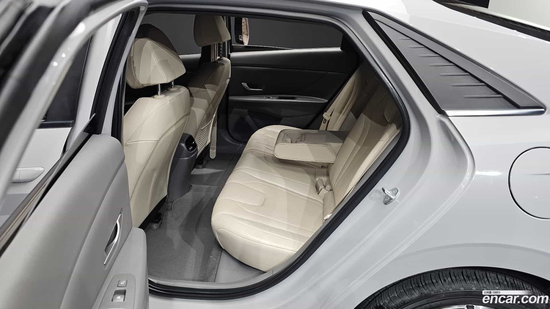 AVANTE Hyundai 2023.1-OPTION-016