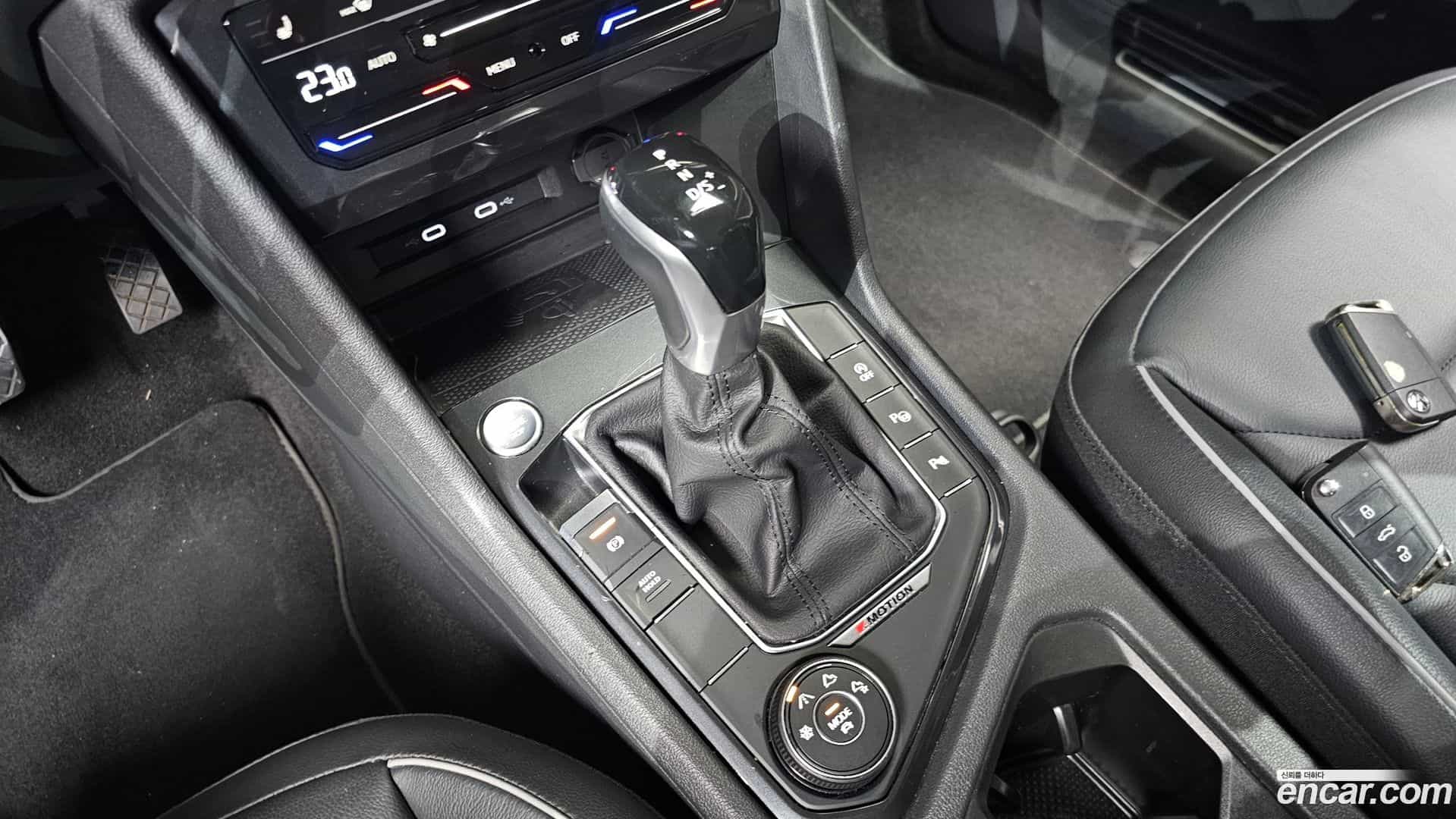 Tiguan Volkswagen 2021.10-INNER-009