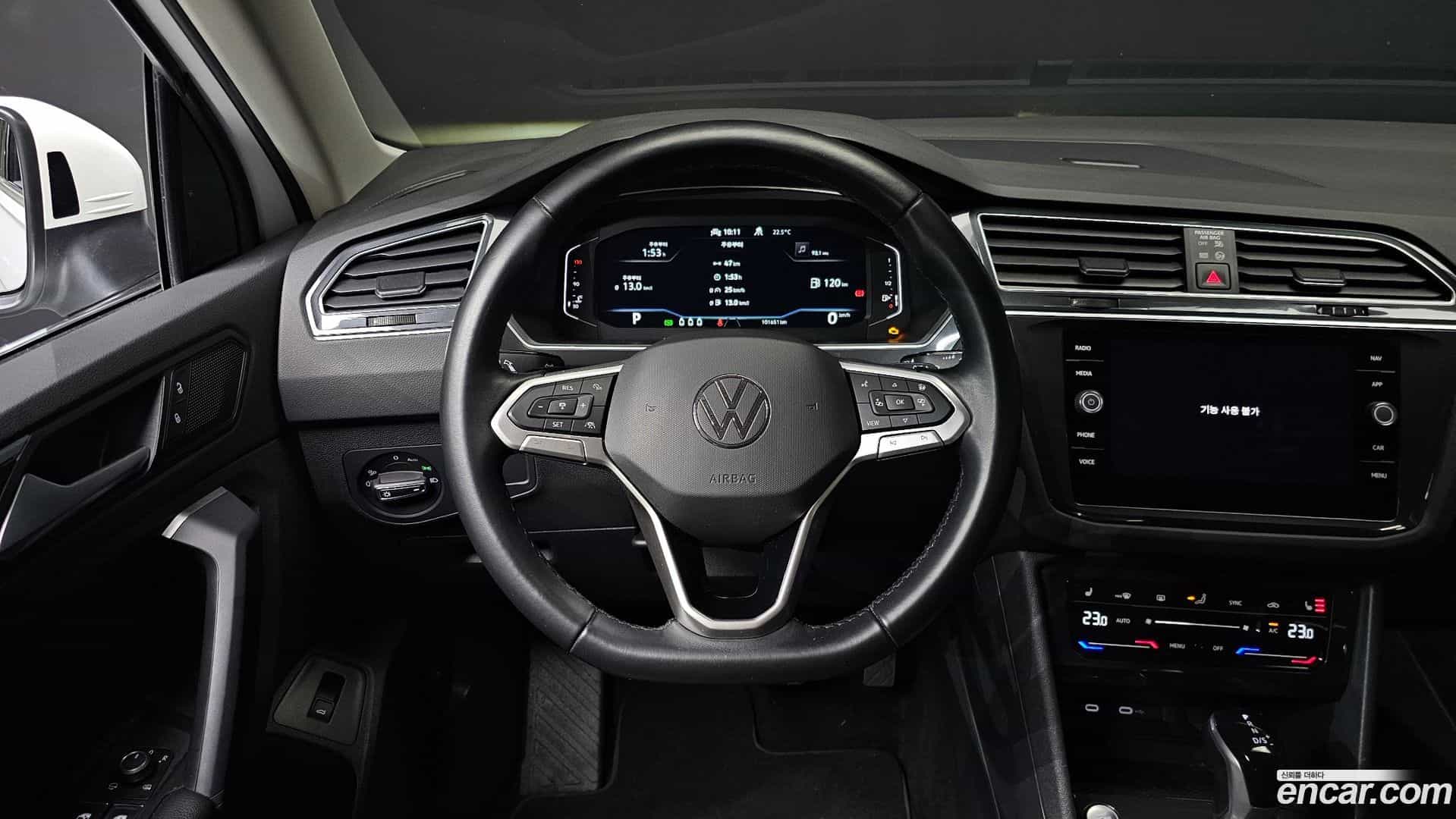 Tiguan Volkswagen 2021.10-OPTION-016