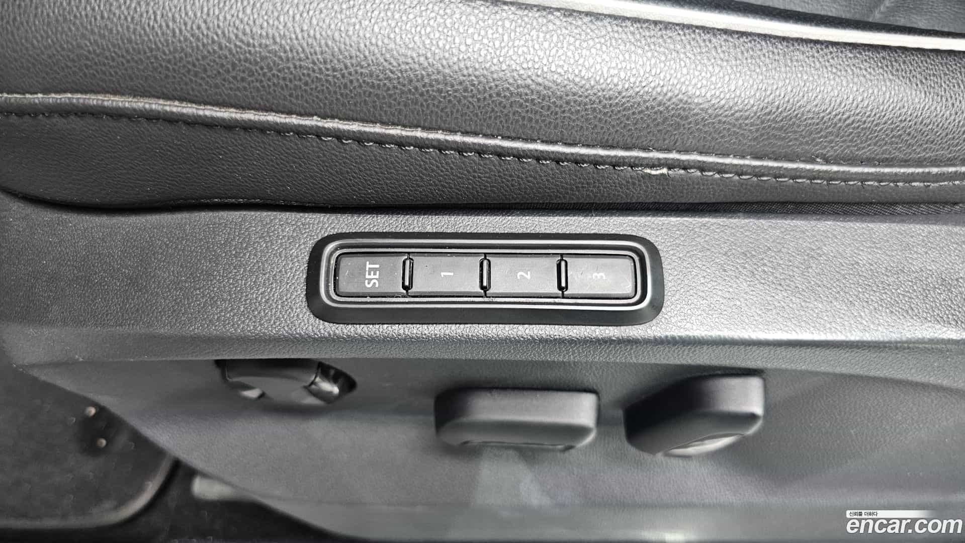 Tiguan Volkswagen 2021.10-OPTION-023