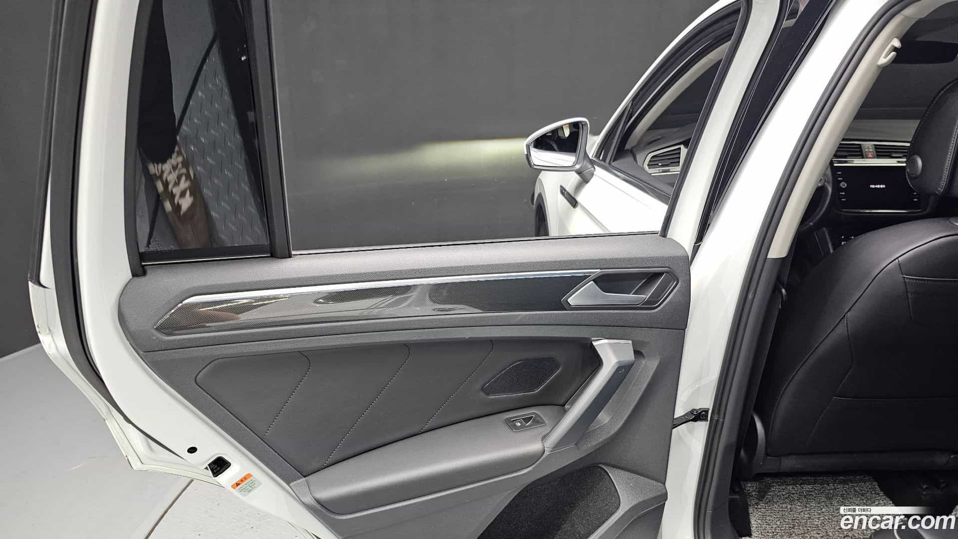 Tiguan Volkswagen 2021.10-INNER-035