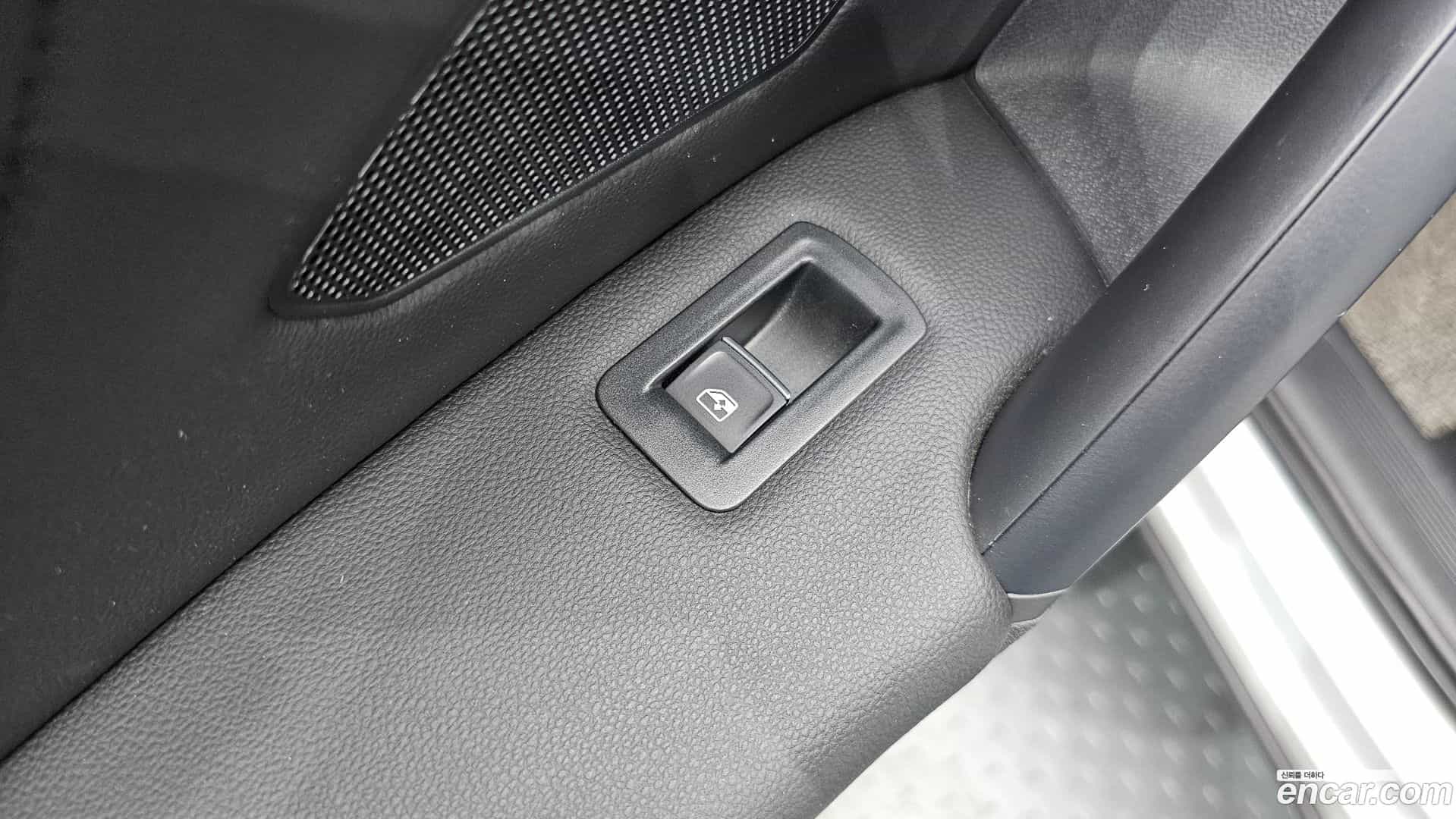 Tiguan Volkswagen 2021.10-OPTION-041