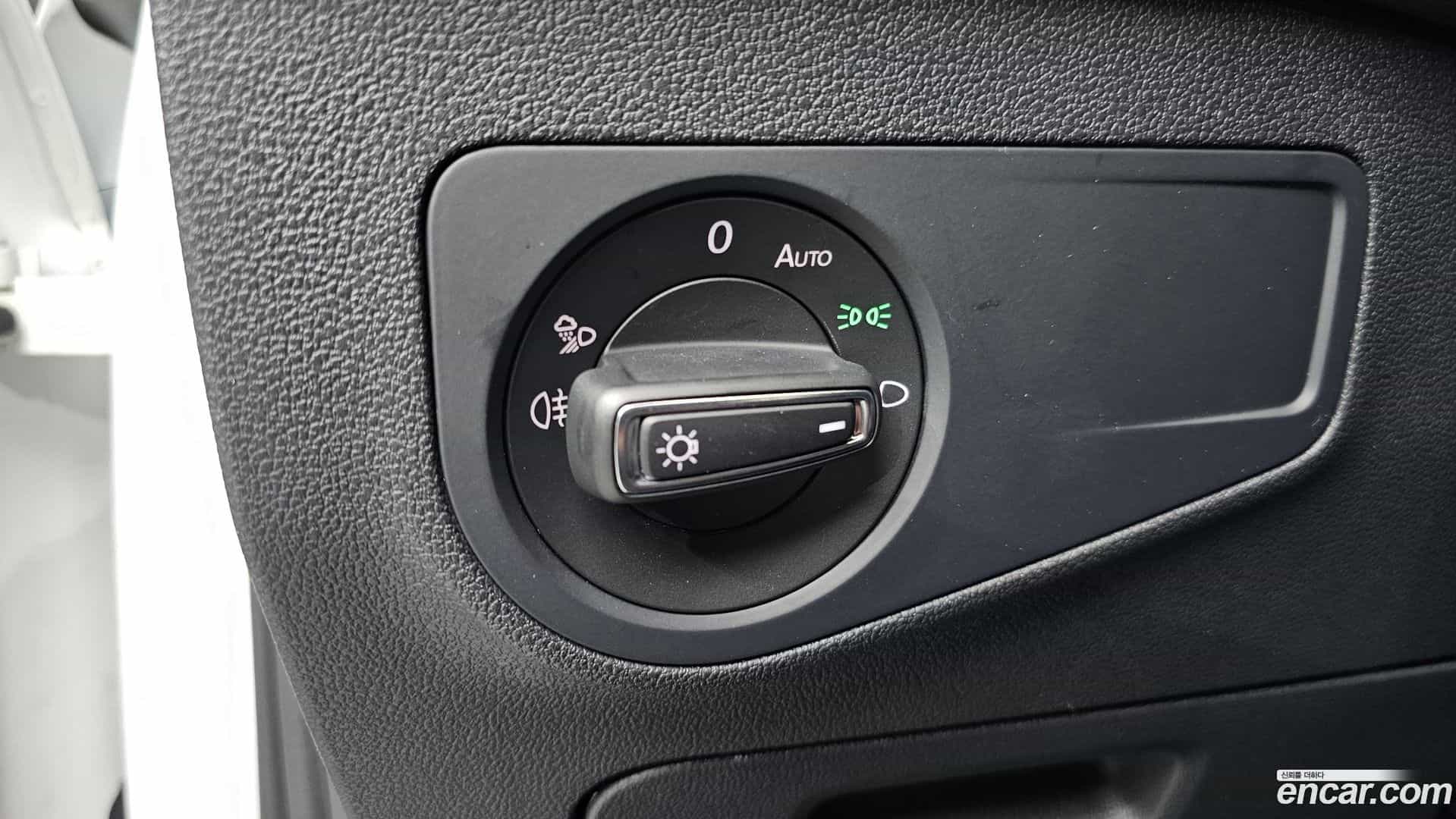 Tiguan Volkswagen 2021.10-OPTION-043