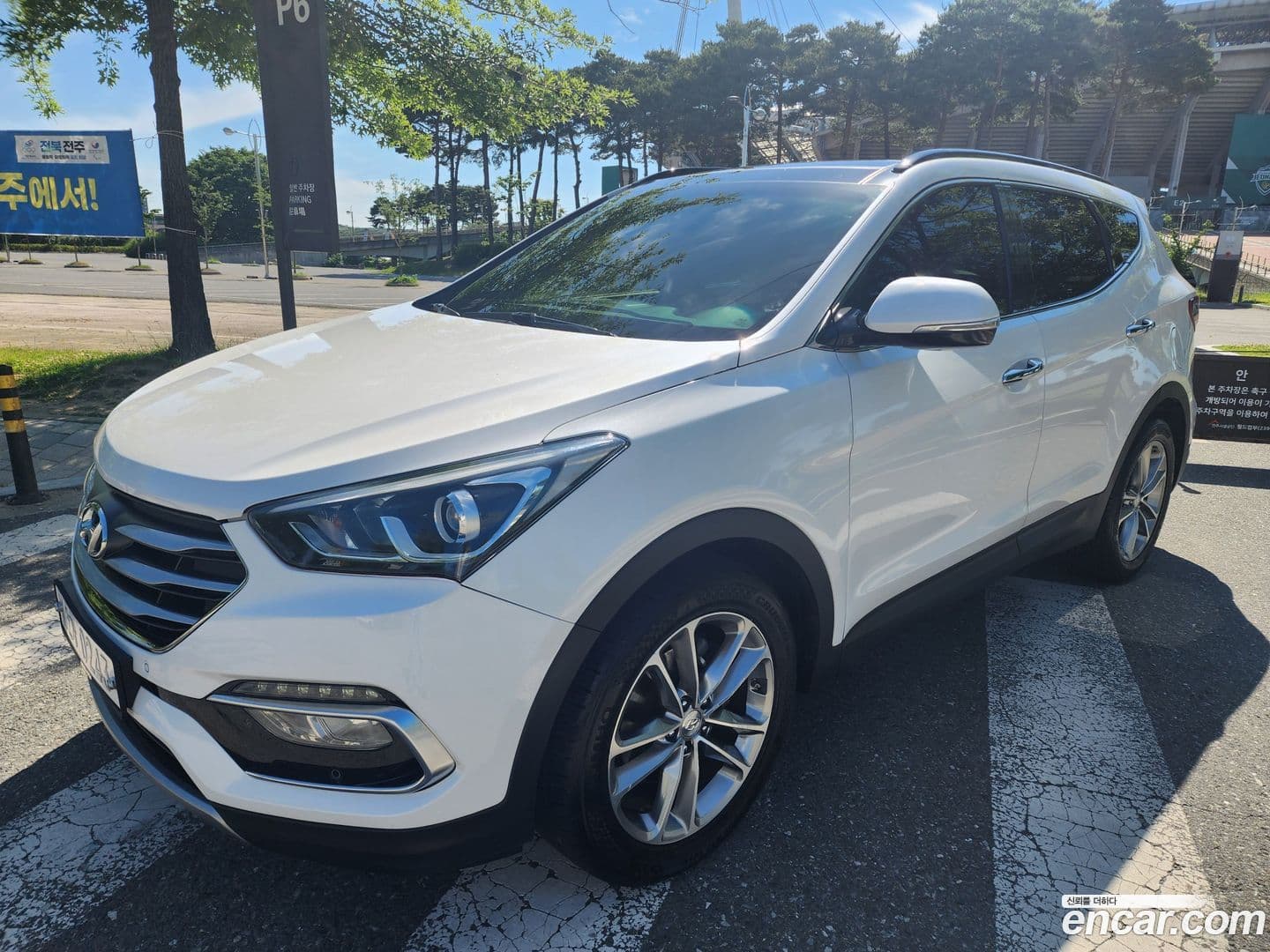 Main__Slider__Photo:Santafe Hyundai 2016.4-0