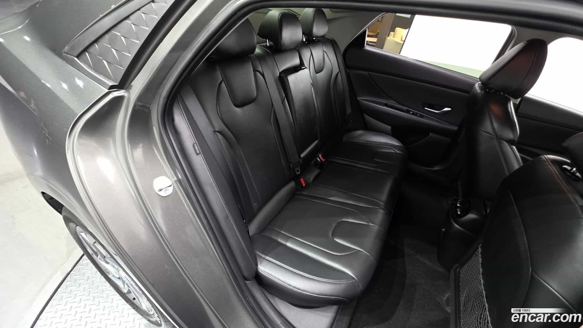AVANTE Hyundai 2023.8-OPTION-015