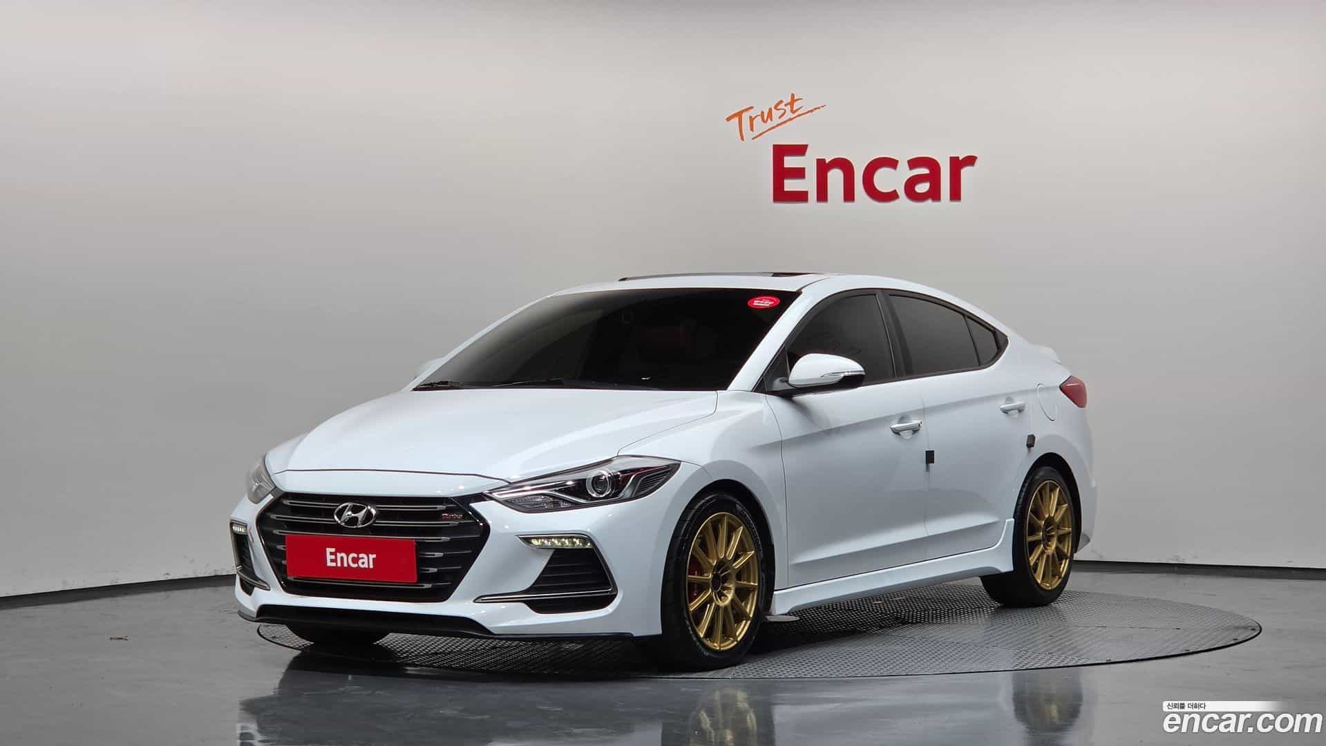 AVANTE Hyundai 2018.10-OUTER-001