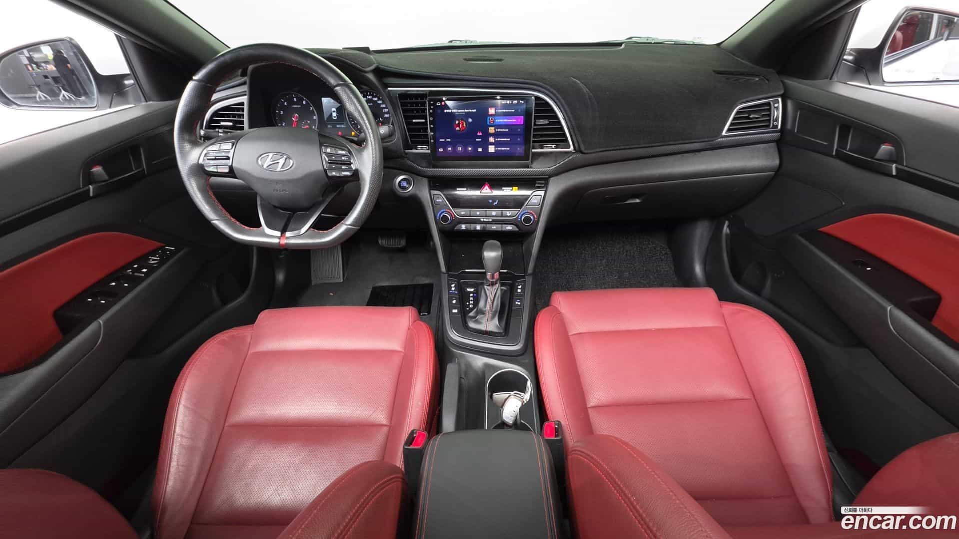 AVANTE Hyundai 2018.10-INNER-007