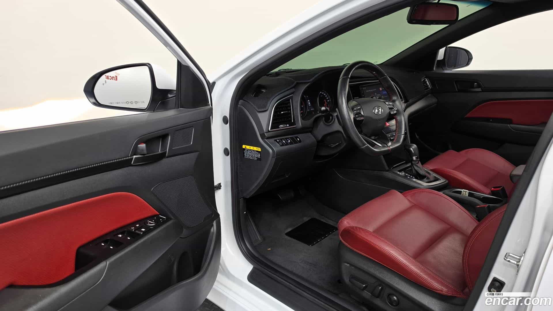 AVANTE Hyundai 2018.10-INNER-010
