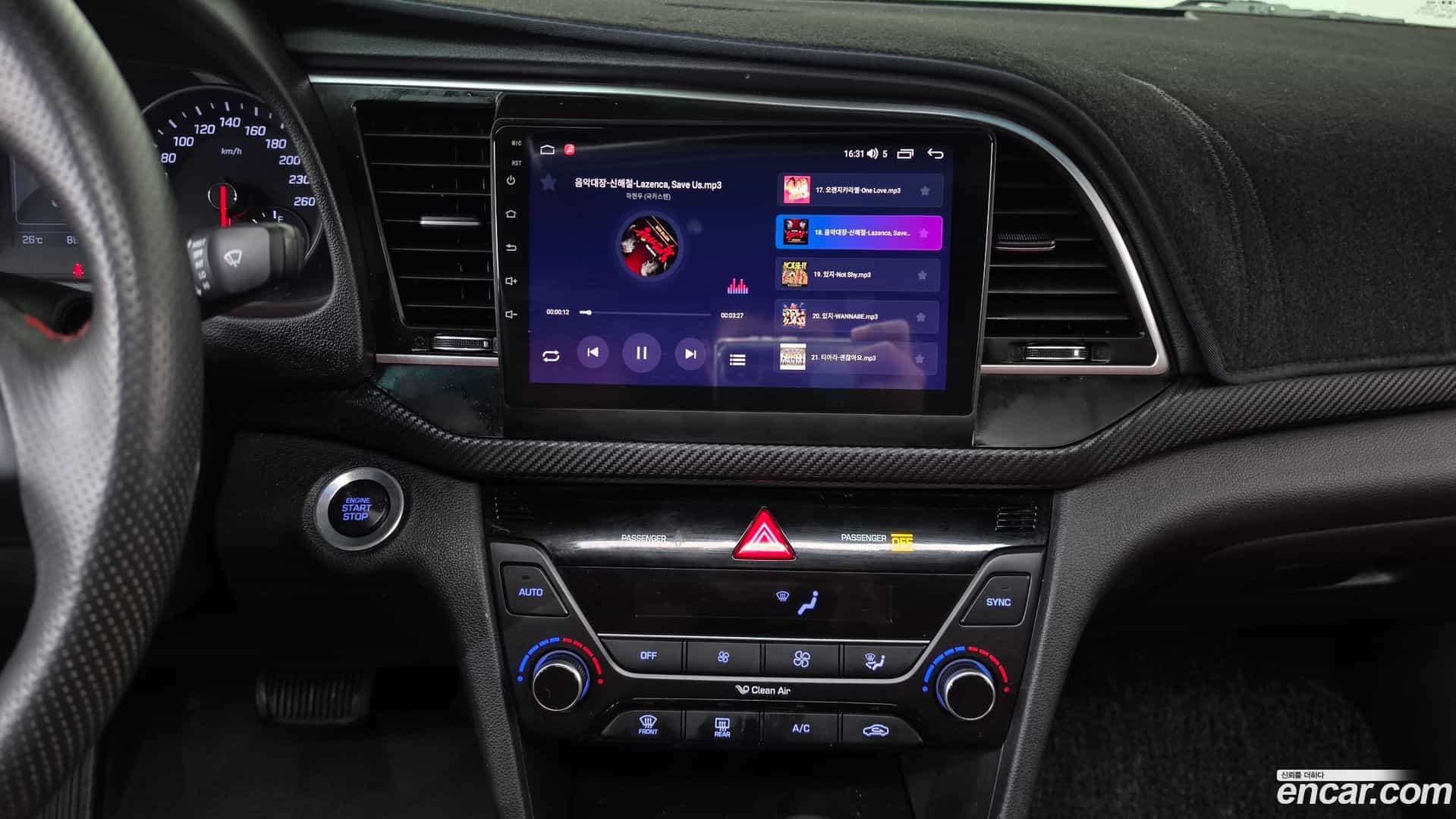 AVANTE Hyundai 2018.10-OPTION-019