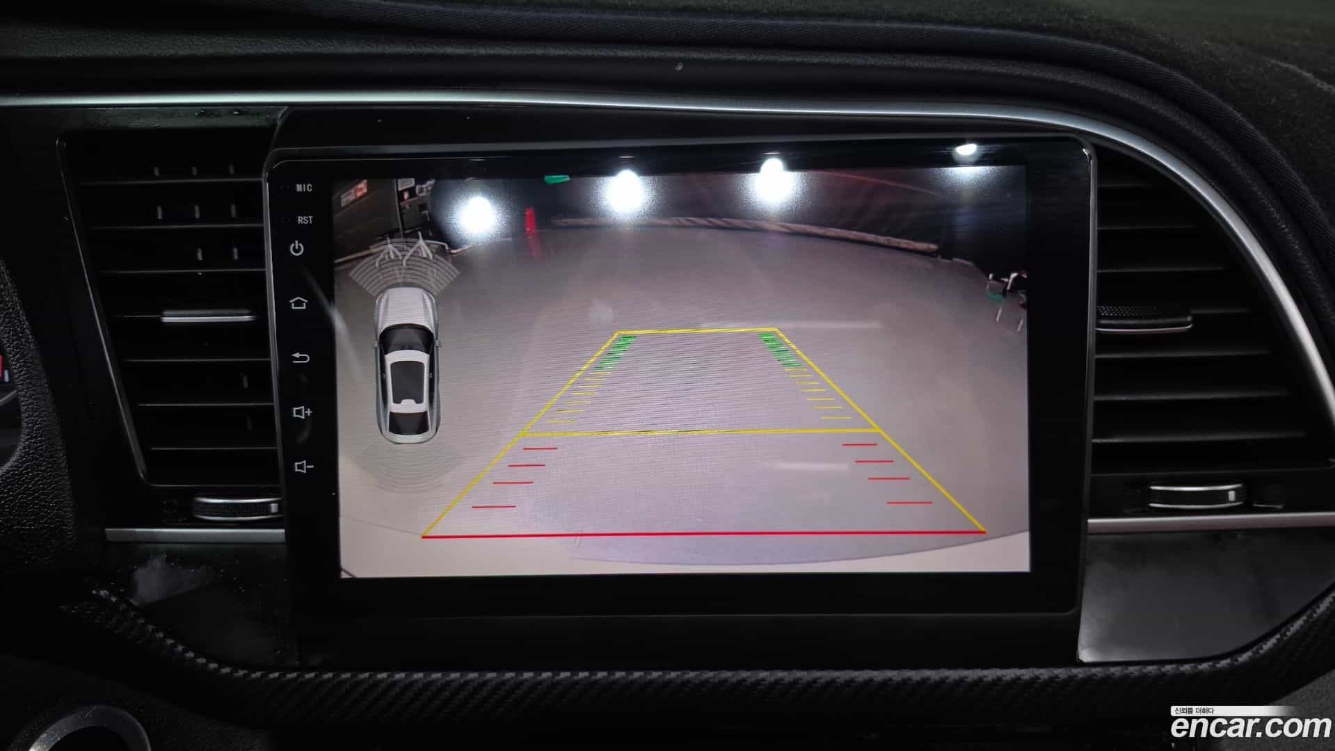 AVANTE Hyundai 2018.10-OPTION-020