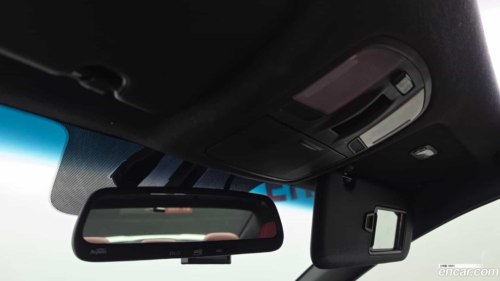 AVANTE Hyundai 2018.10-OPTION-021