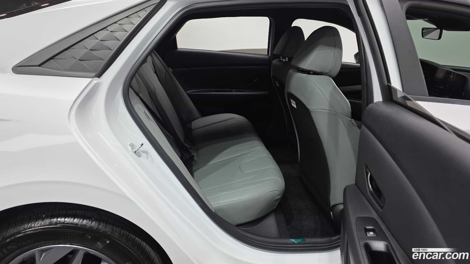 AVANTE Hyundai 2023.5-OPTION-015