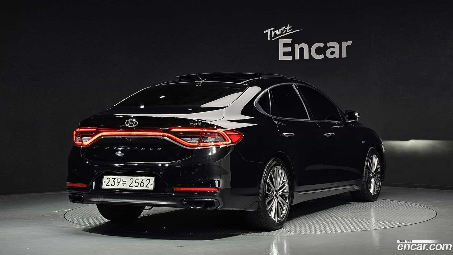 Grandeur Hyundai 2019.1-OUTER-002