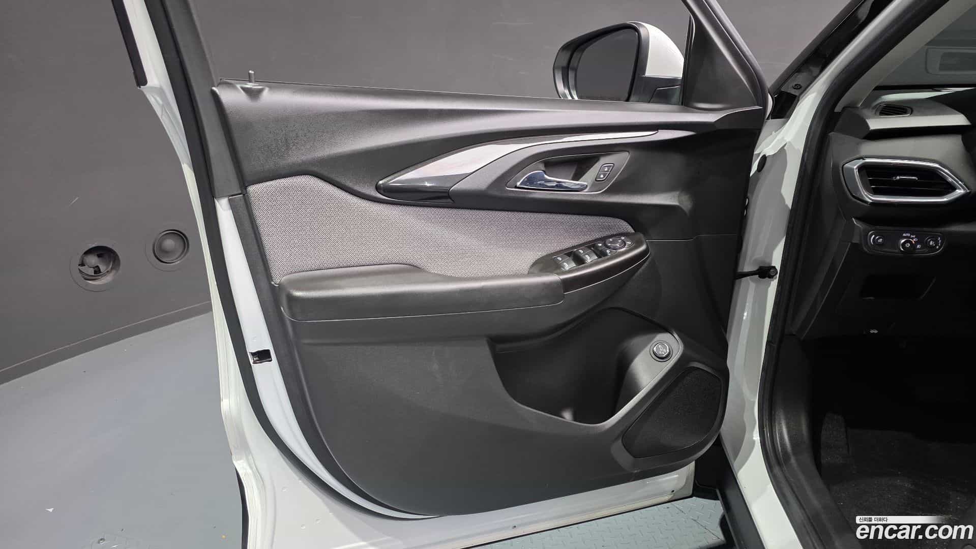Trailblazer Chevrolet 2021.8-INNER-034