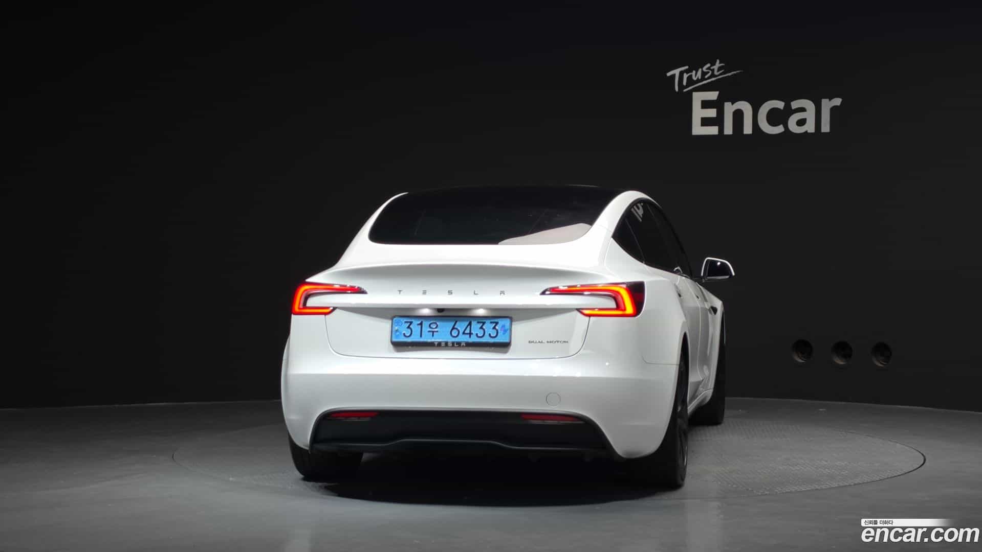 Model 3 Tesla 2024.7-OUTER-004