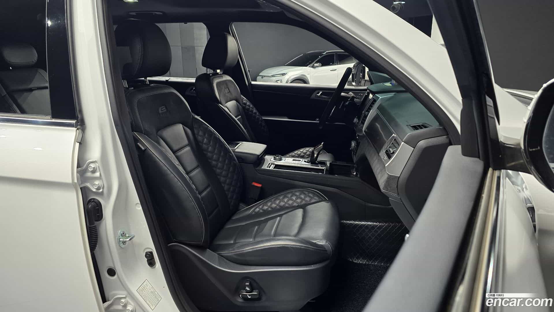 Rexton KG Mobility 2022.3-INNER-010