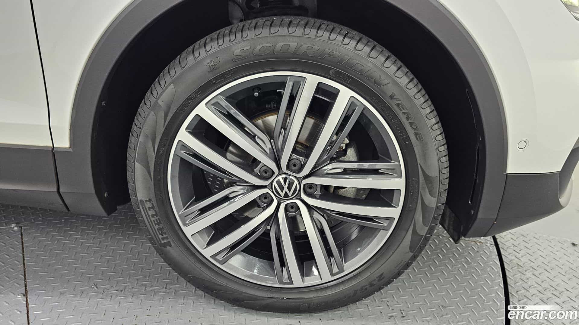 Tiguan Volkswagen 2023.4-OUTER-031