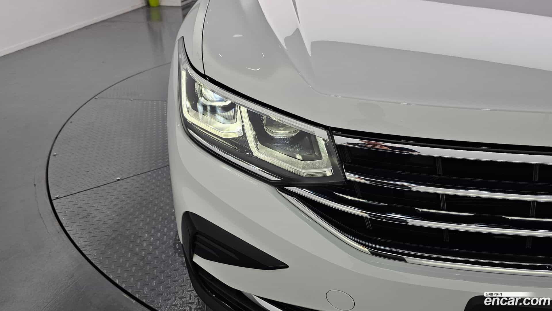 Tiguan Volkswagen 2023.4-OUTER-032