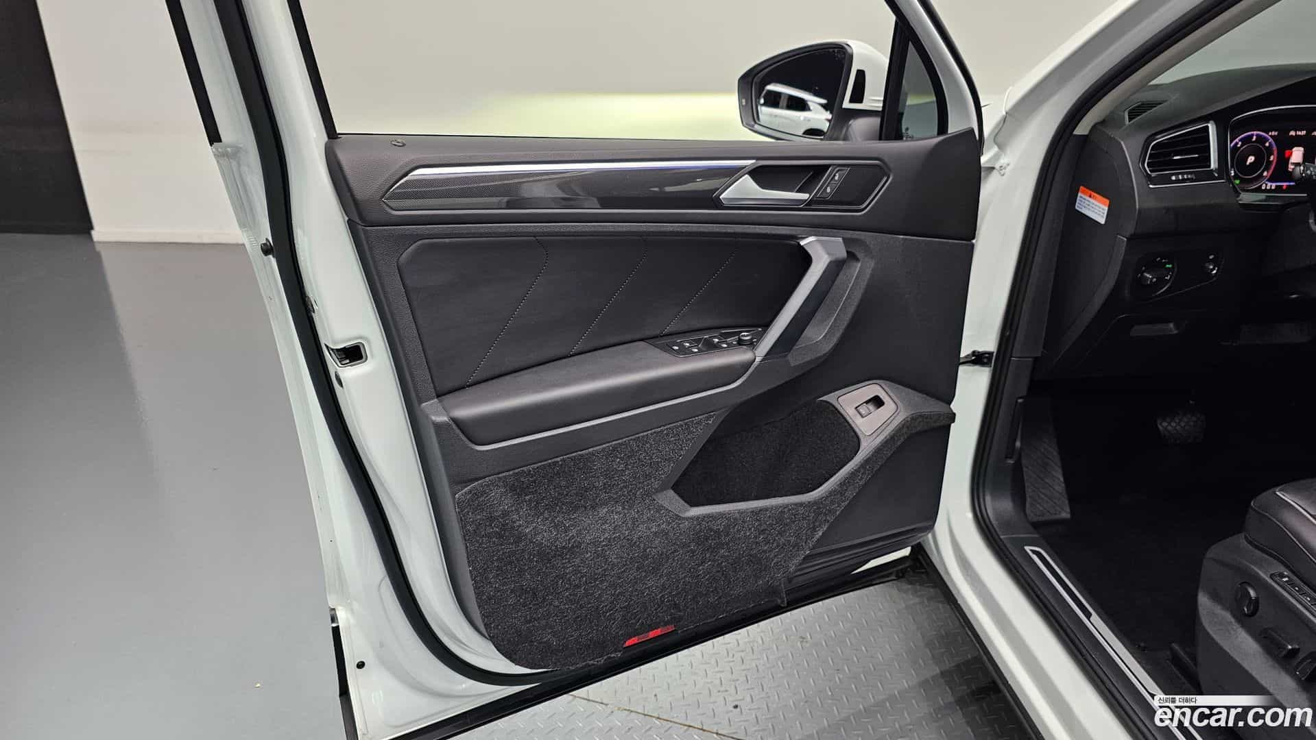 Tiguan Volkswagen 2023.4-INNER-034