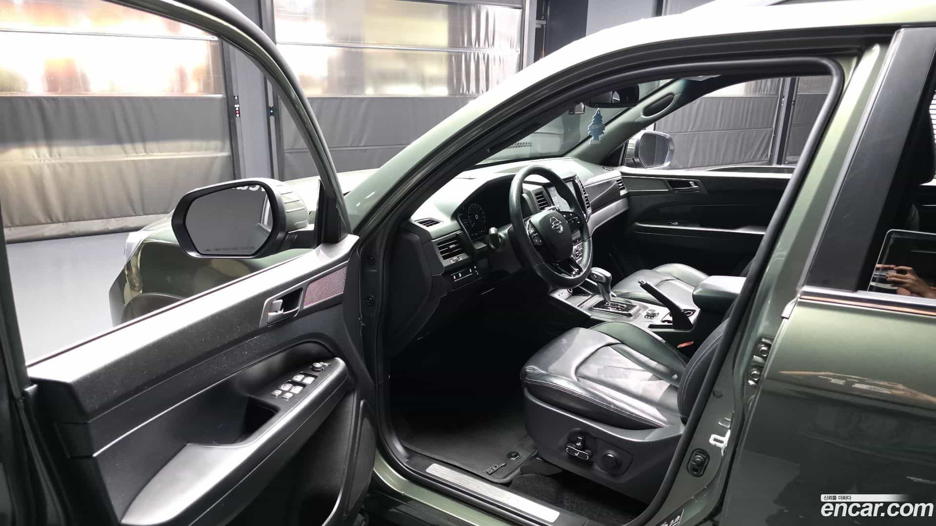 Rexton KG Mobility 2022.8-INNER-010