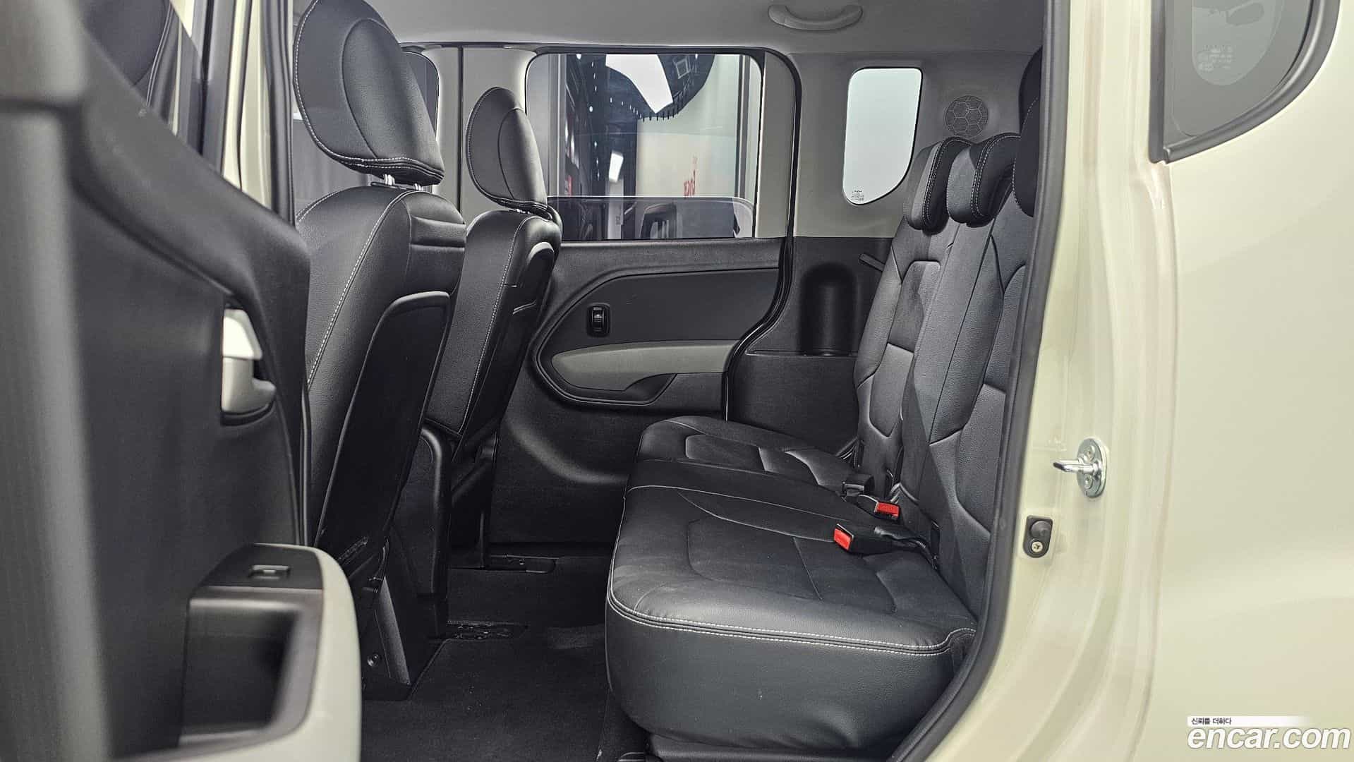 RAY Kia 2023.1-INNER-036