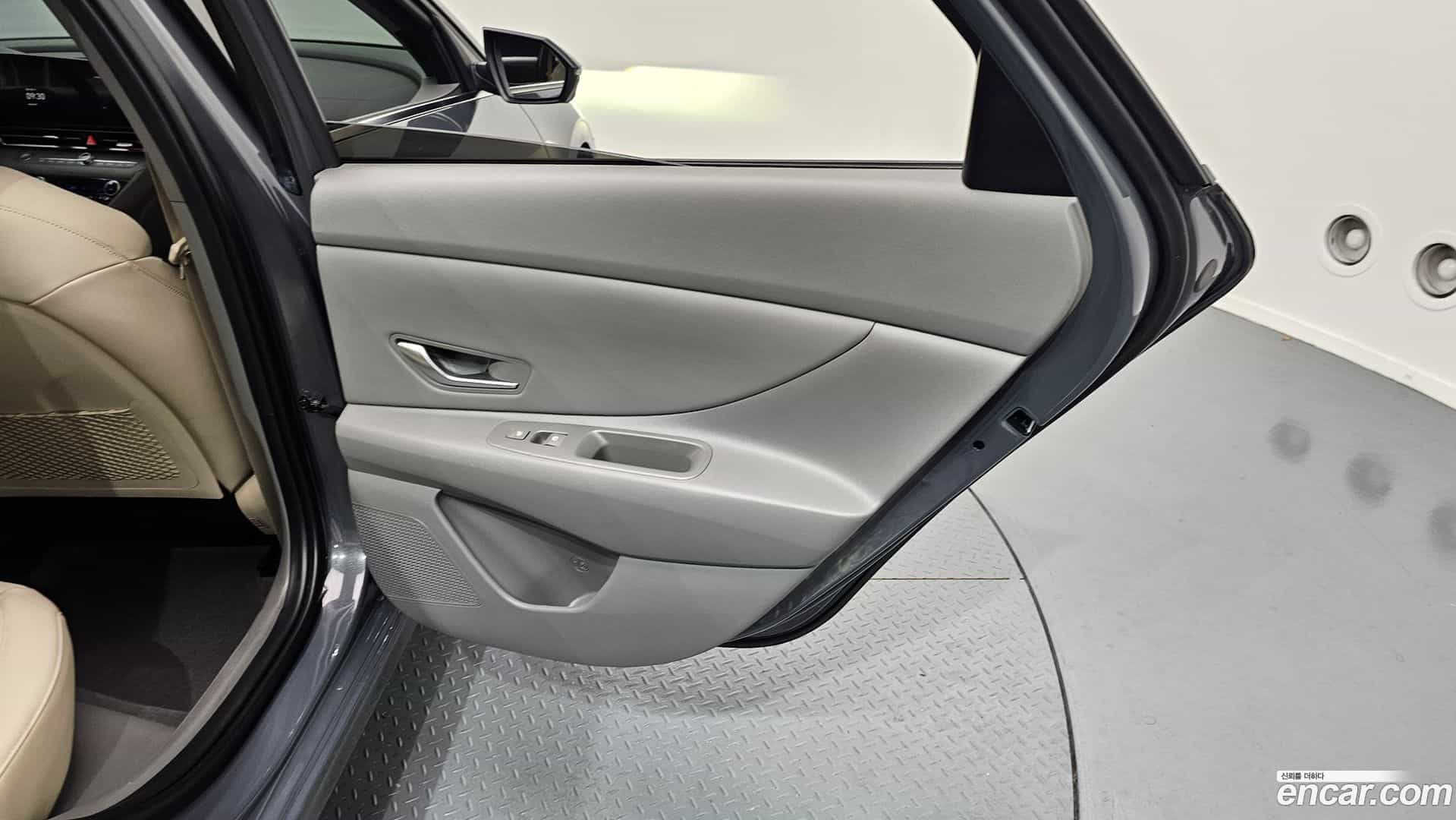 AVANTE Hyundai 2024.2-INNER-035